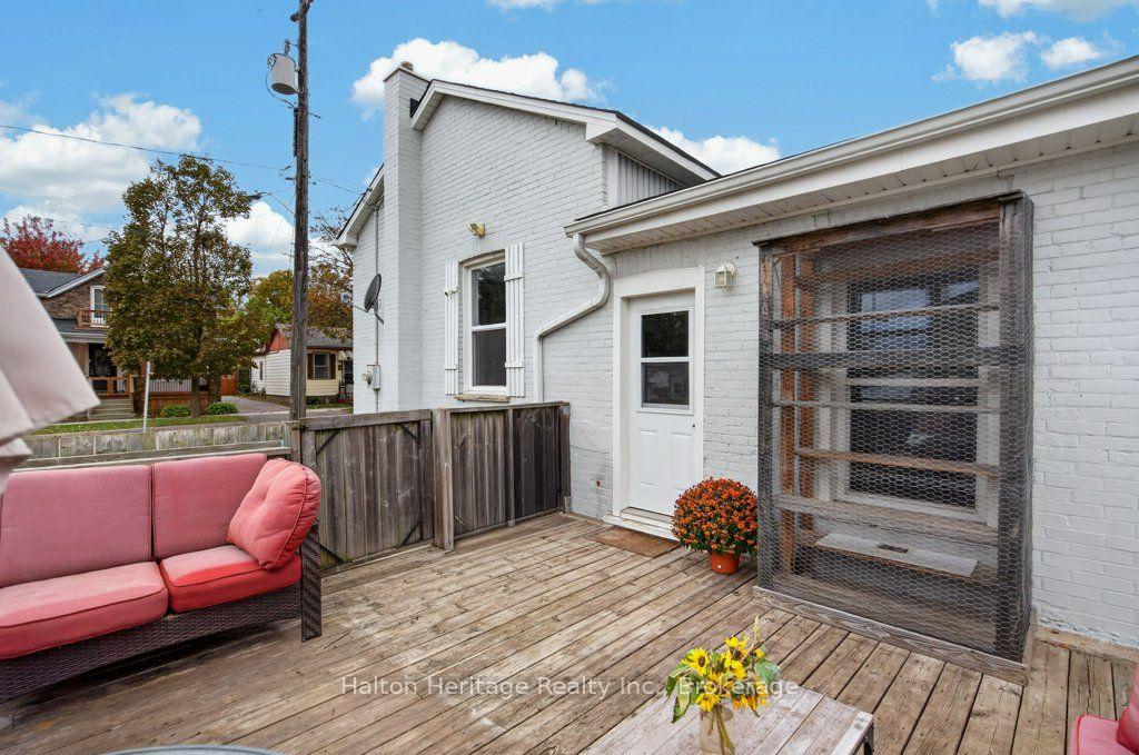 Photo 35 of 147 Pearl Street, Brantford, North Ward — HOMEH