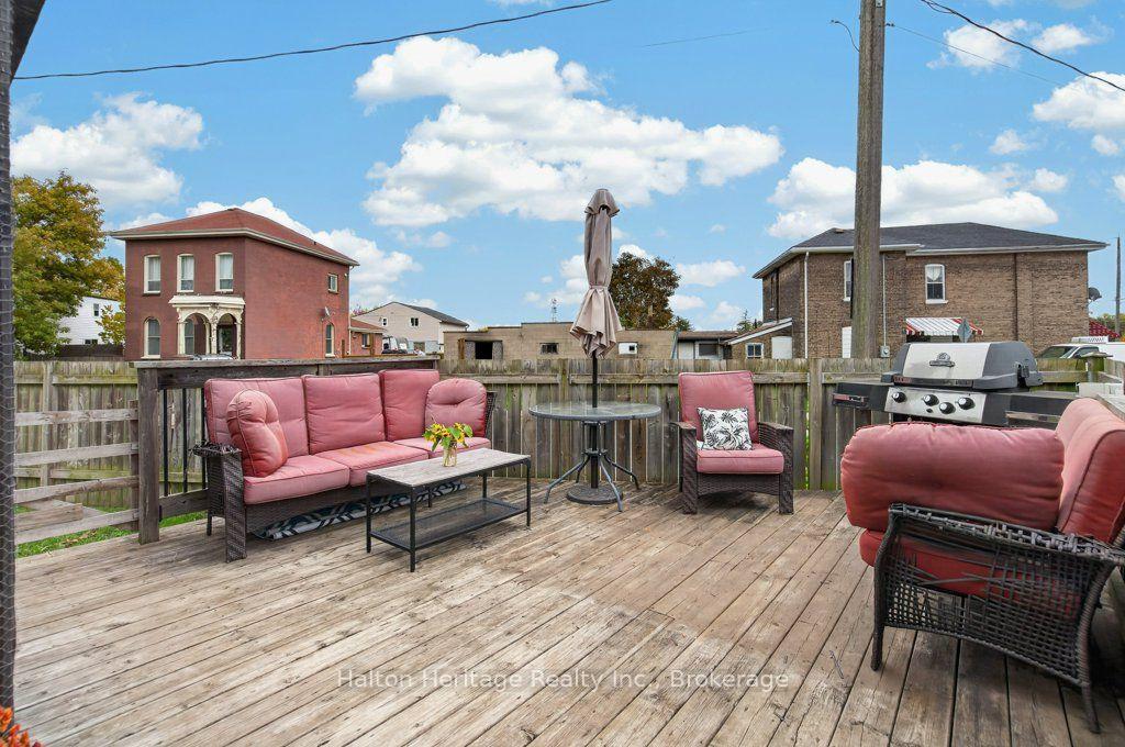 Photo 37 of 147 Pearl Street, Brantford, North Ward — HOMEH
