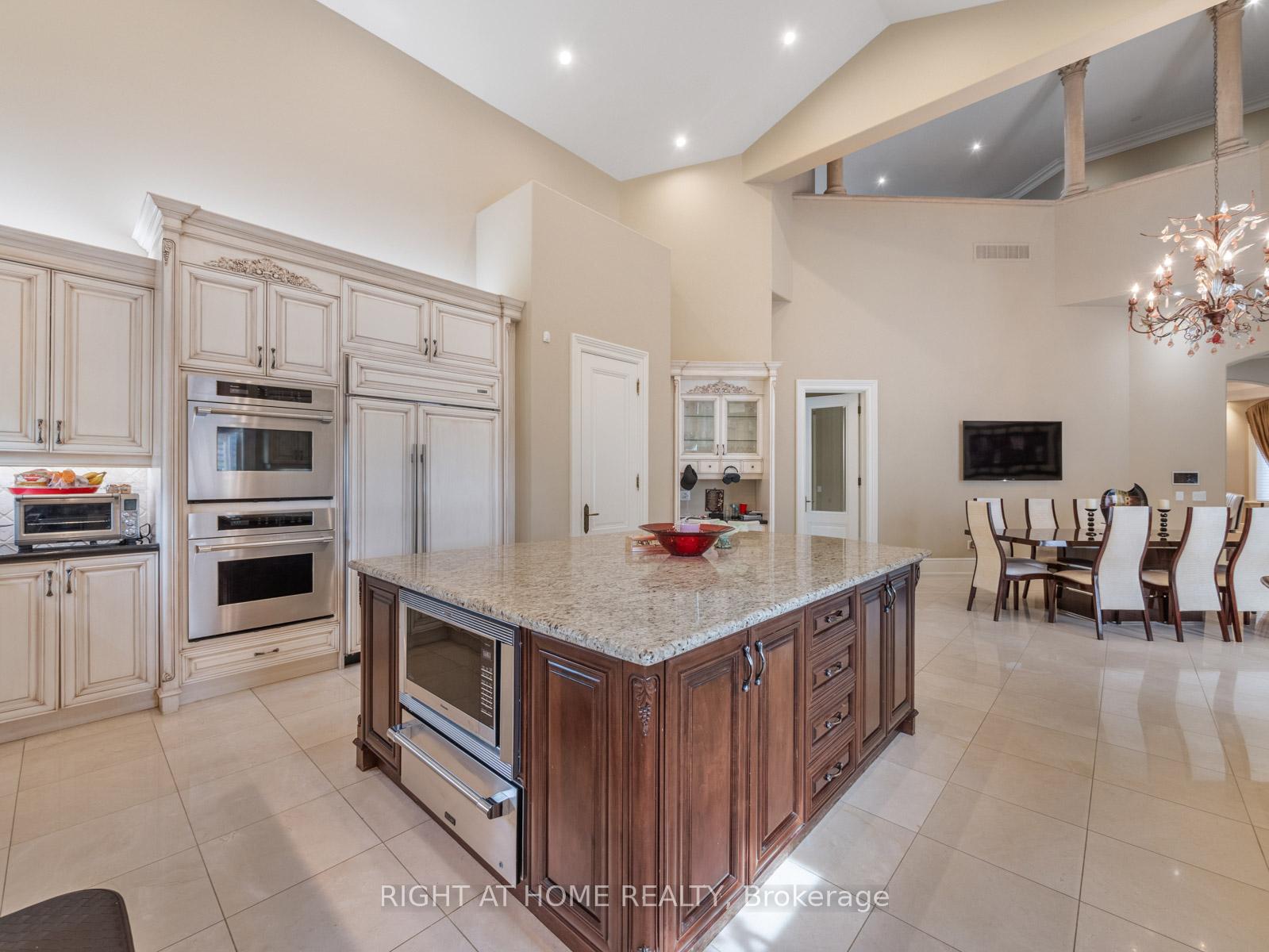 Photo 12 of 100 Rocmary Place, Vaughan, Kleinburg — HOMEH
