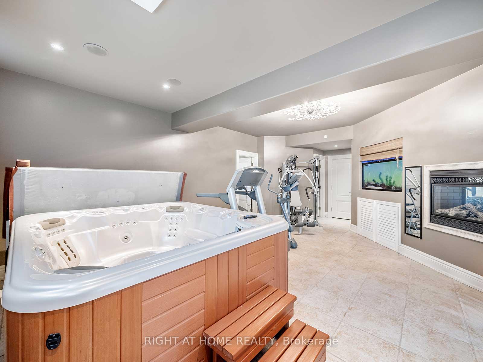 Photo 34 of 100 Rocmary Place, Vaughan, Kleinburg — HOMEH