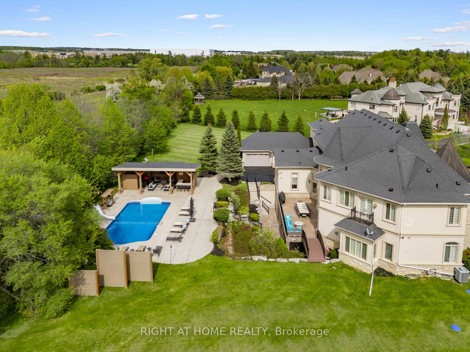 Photo 43 of 100 Rocmary Place, Vaughan, Kleinburg — HOMEH