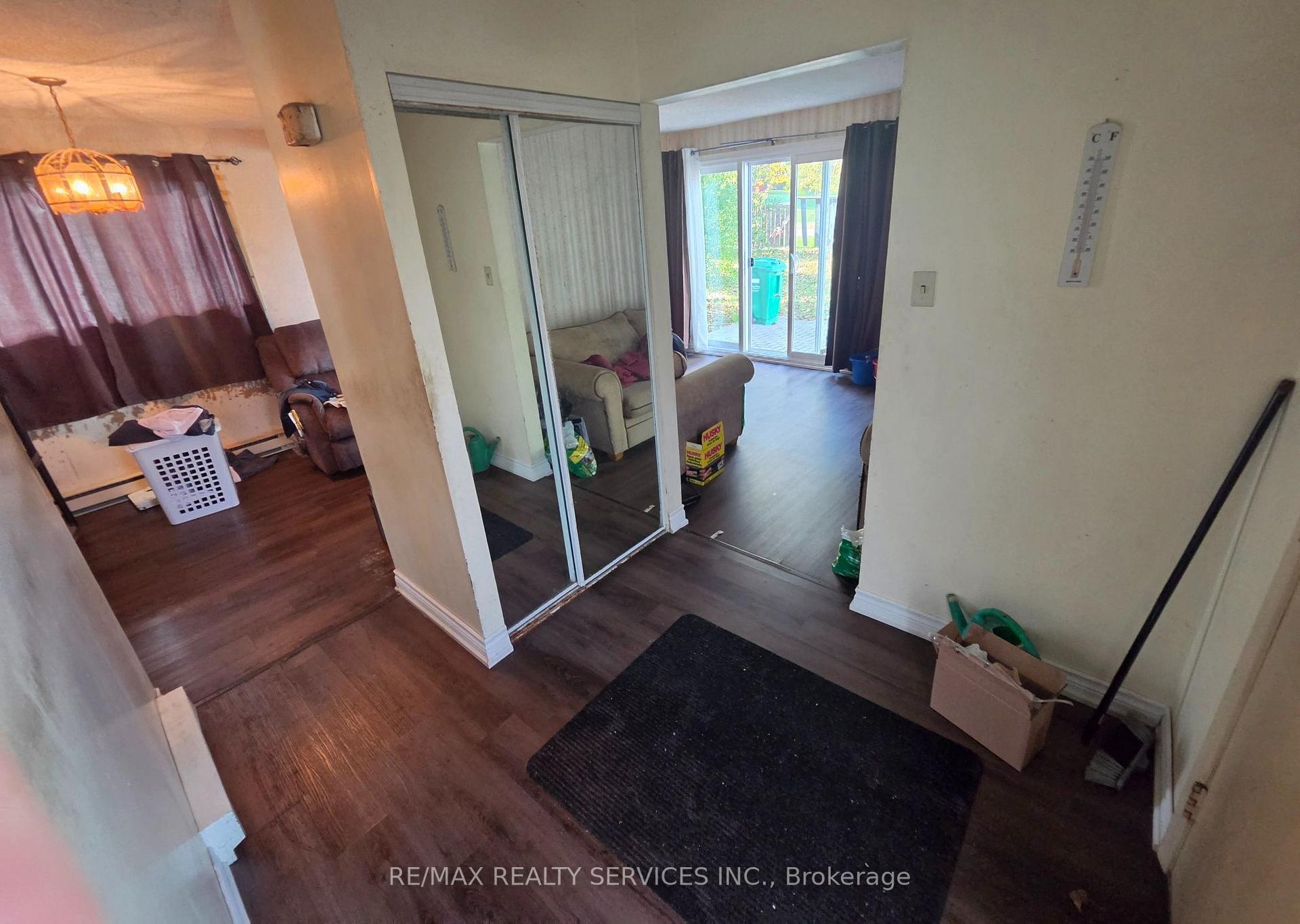 Photo 4 of 49 Huntingwood Crescent, Brampton, Central Park — HOMEH