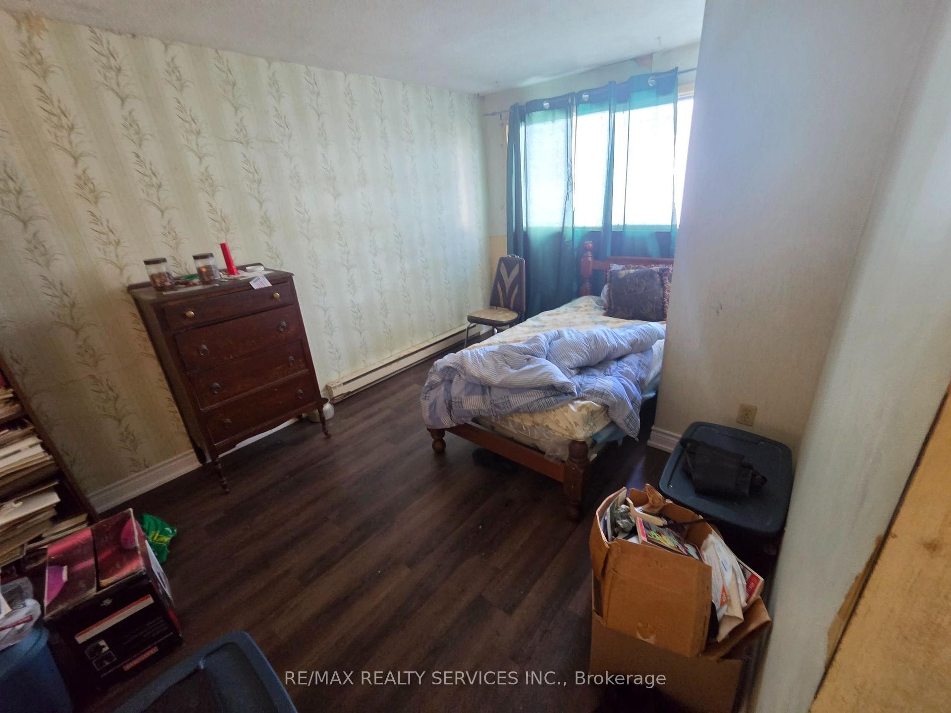 Photo 11 of 49 Huntingwood Crescent, Brampton, Central Park — HOMEH