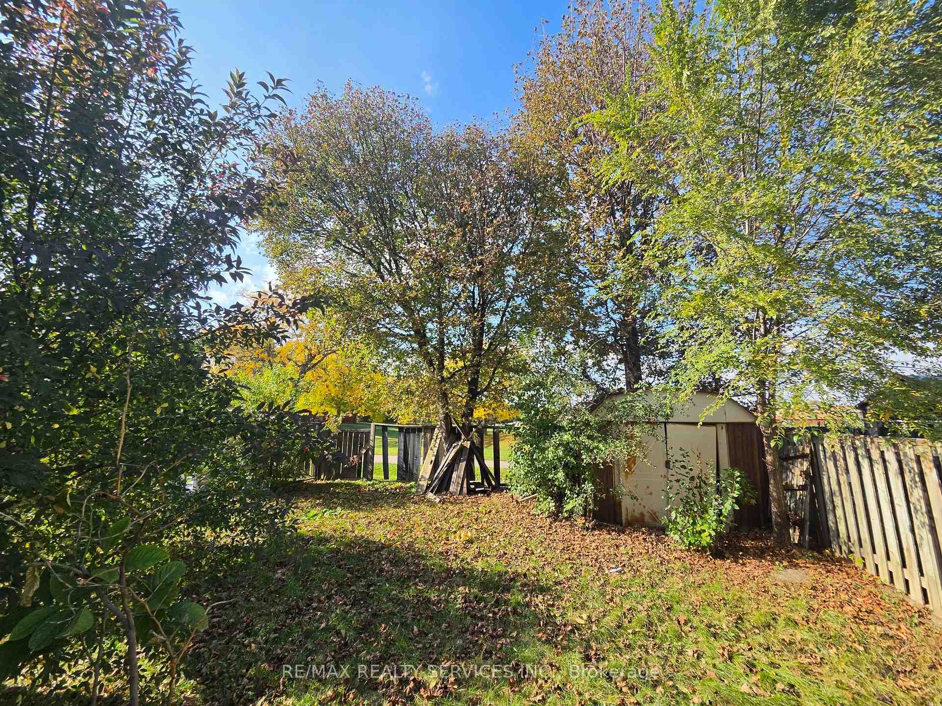 Photo 16 of 49 Huntingwood Crescent, Brampton, Central Park — HOMEH