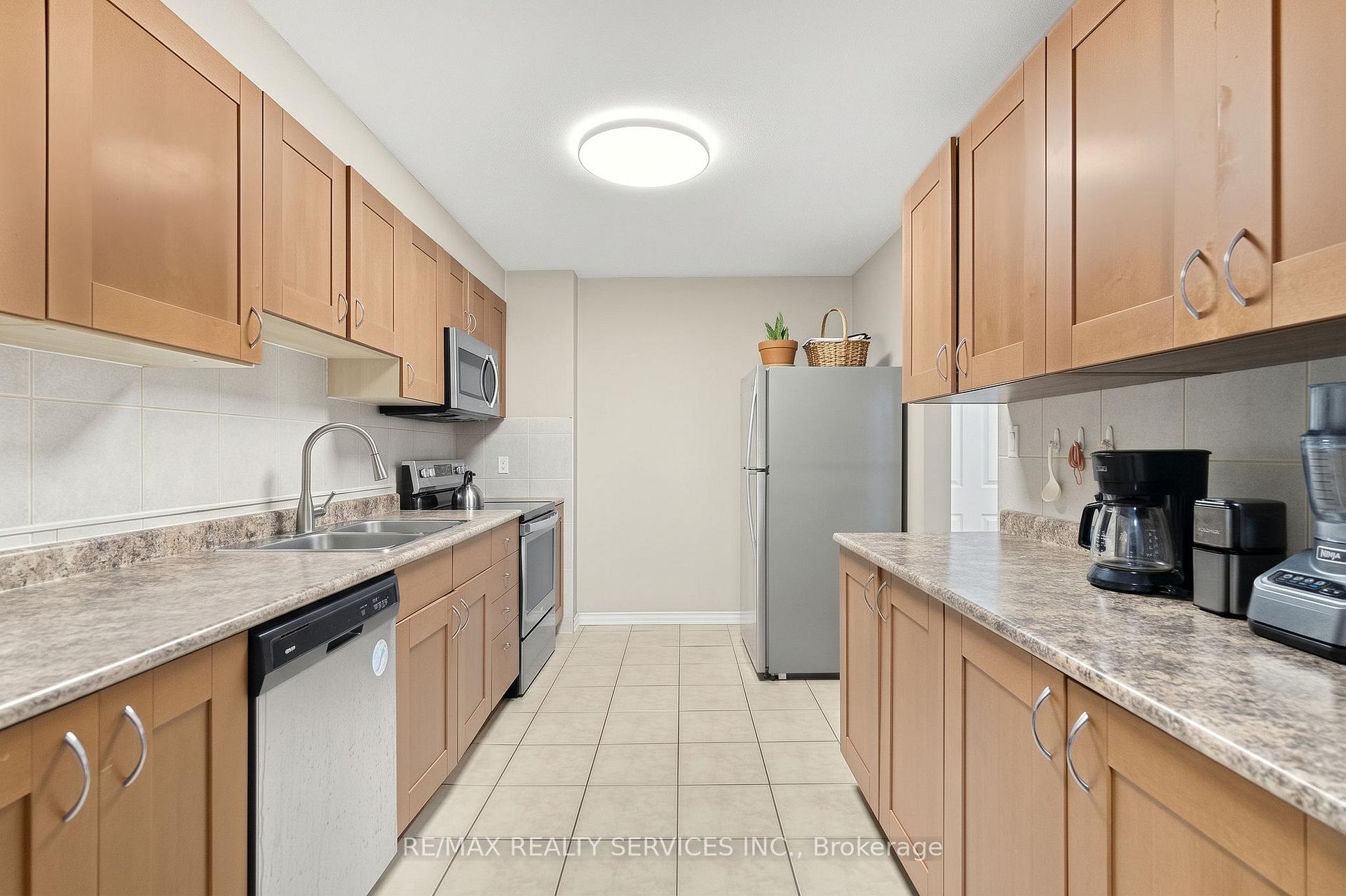 Photo 5 of Unit 7, 1140 Tavistock Drive, Burlington, Mountainside — HOMEH