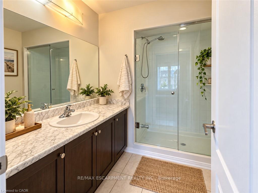 Photo 5 of 25 Sumac Drive, Haldimand — HOMEH