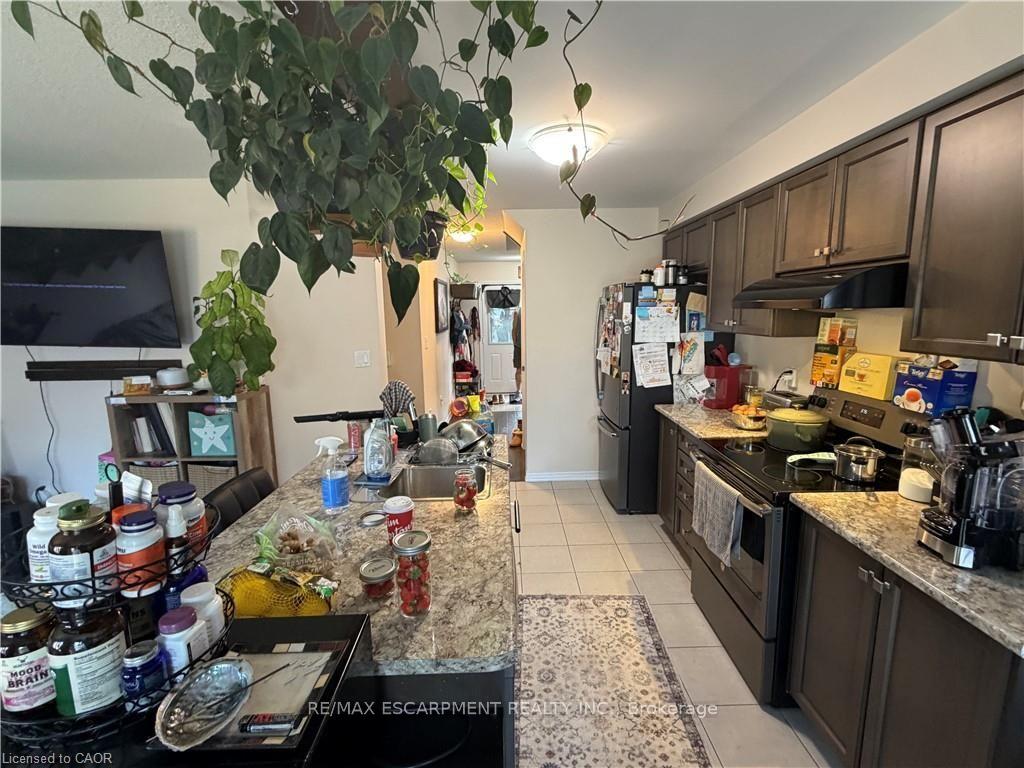 Photo 13 of 25 Sumac Drive, Haldimand — HOMEH