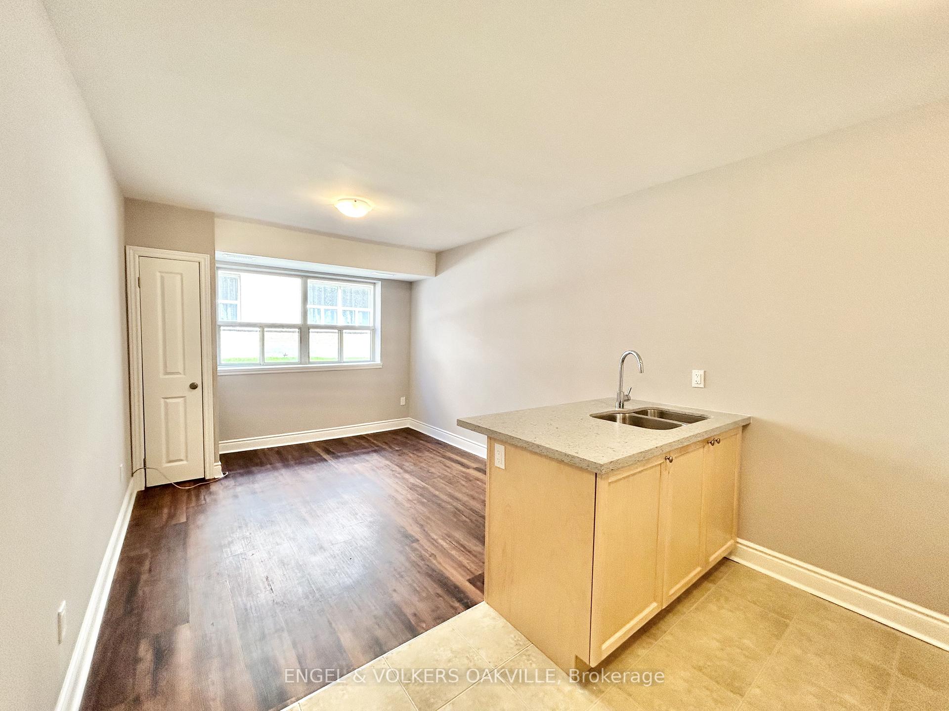 Photo 3 of Unit 106, 9 Thirty Third Street, Etobicoke, Long Branch — HOMEH