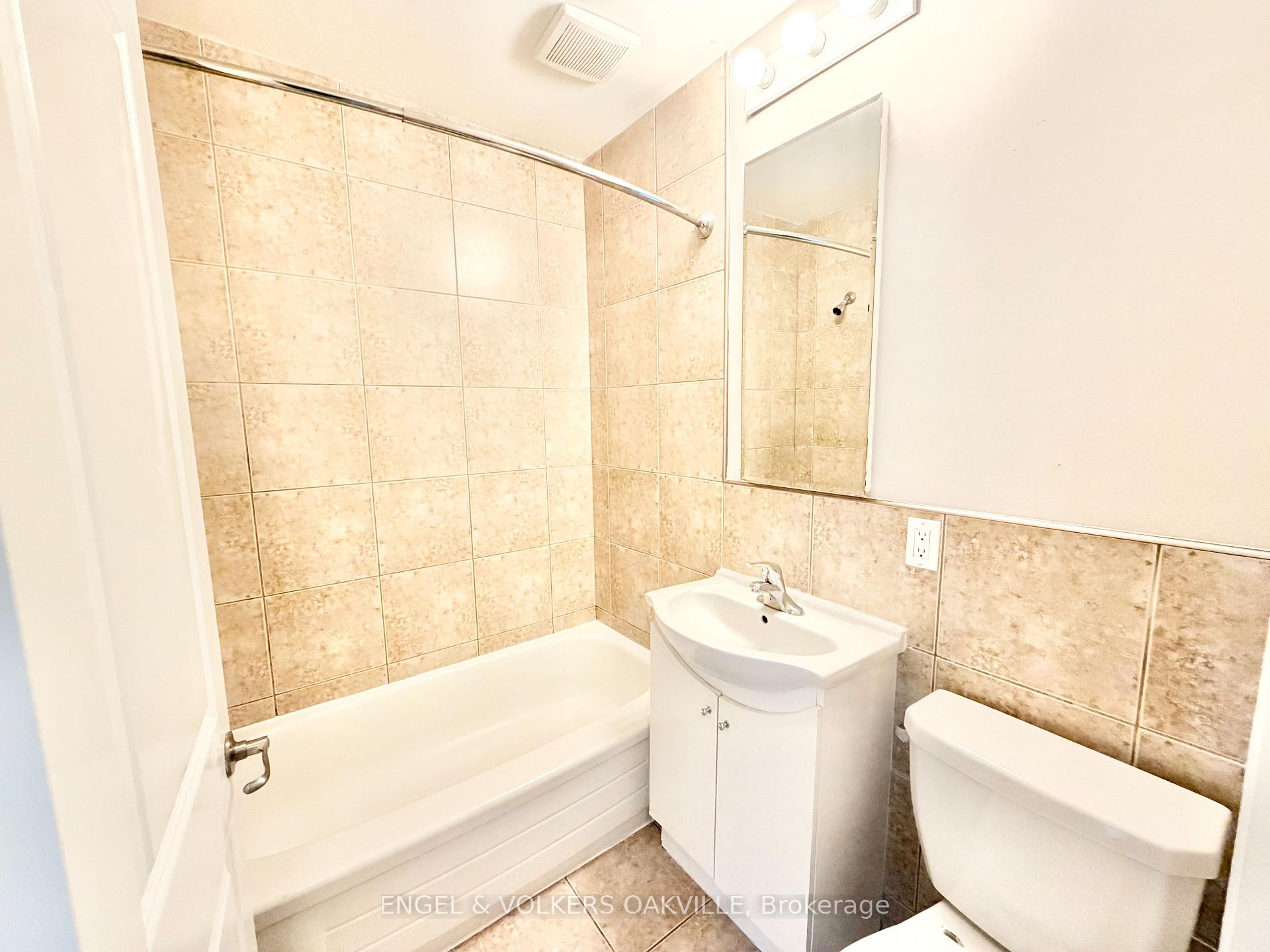 Photo 6 of Unit 35, 90 Twenty Fifth Street, Etobicoke, Long Branch — HOMEH
