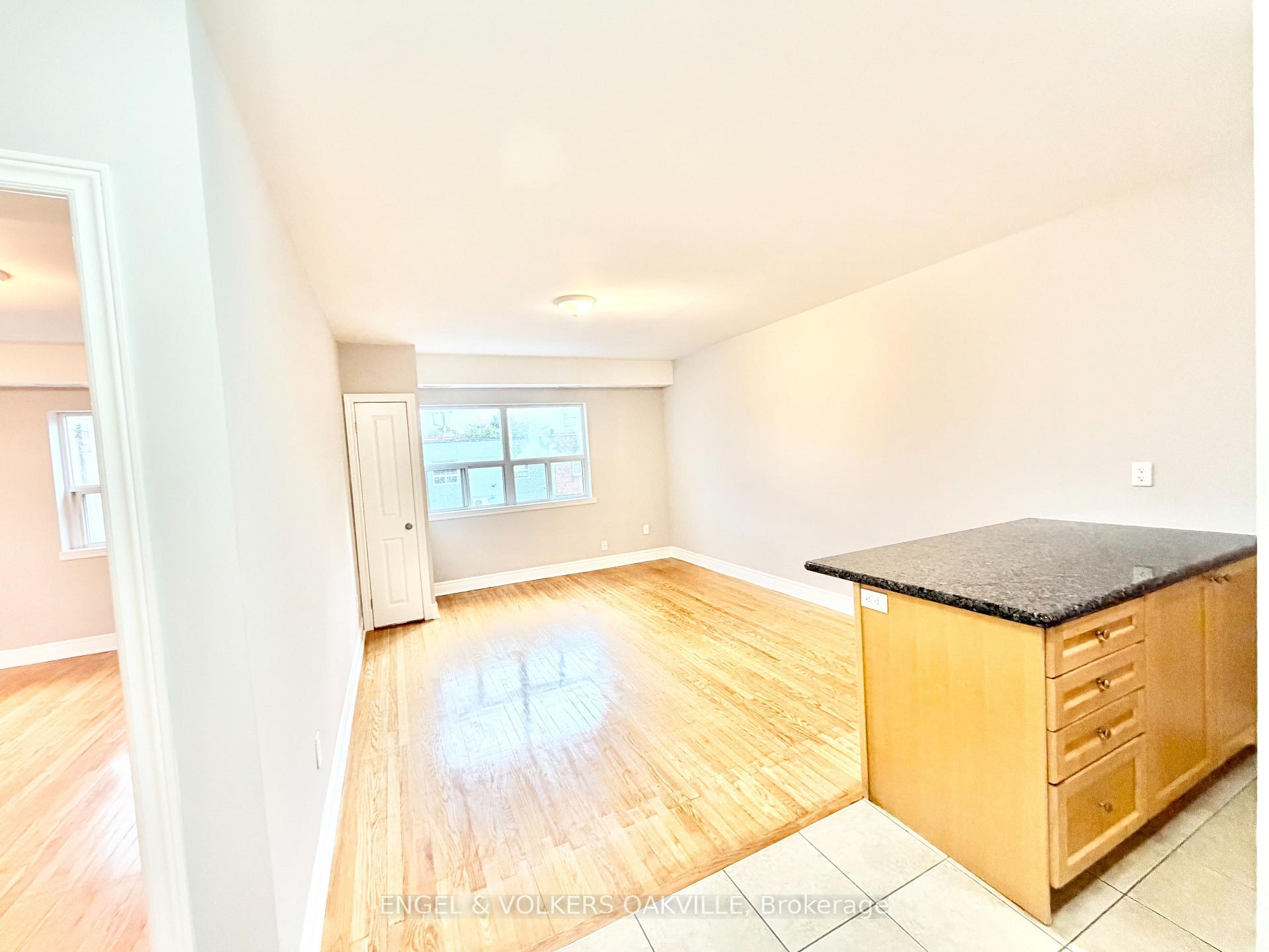 Photo 2 of Unit 9, 100 Twenty Fifth Street, Etobicoke, Long Branch — HOMEH