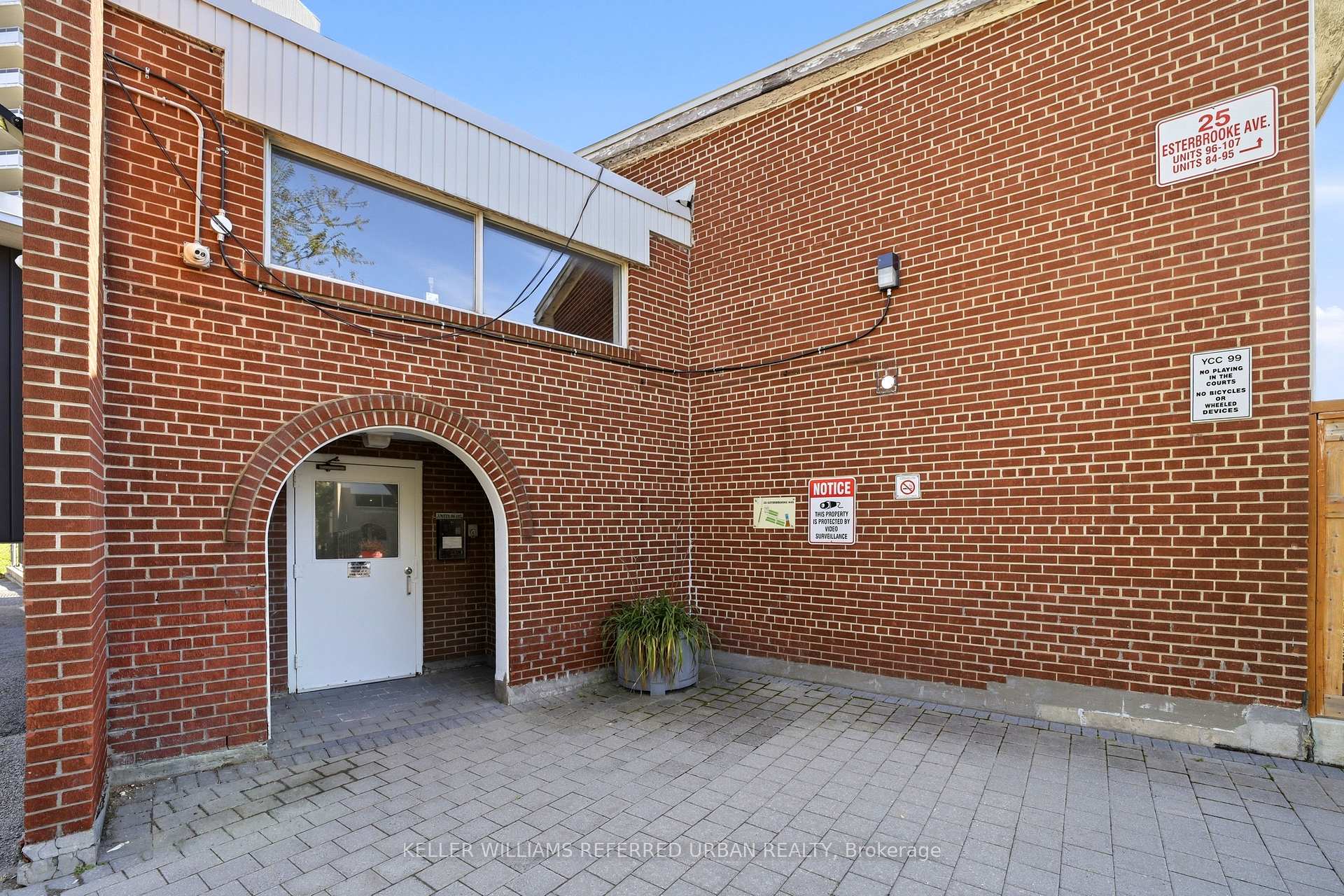 Photo of Unit 102, 25 Esterbrooke Avenue
