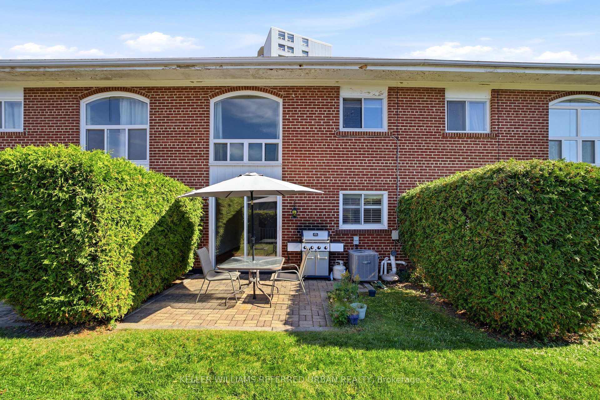 Photo of Unit 102, 25 Esterbrooke Avenue