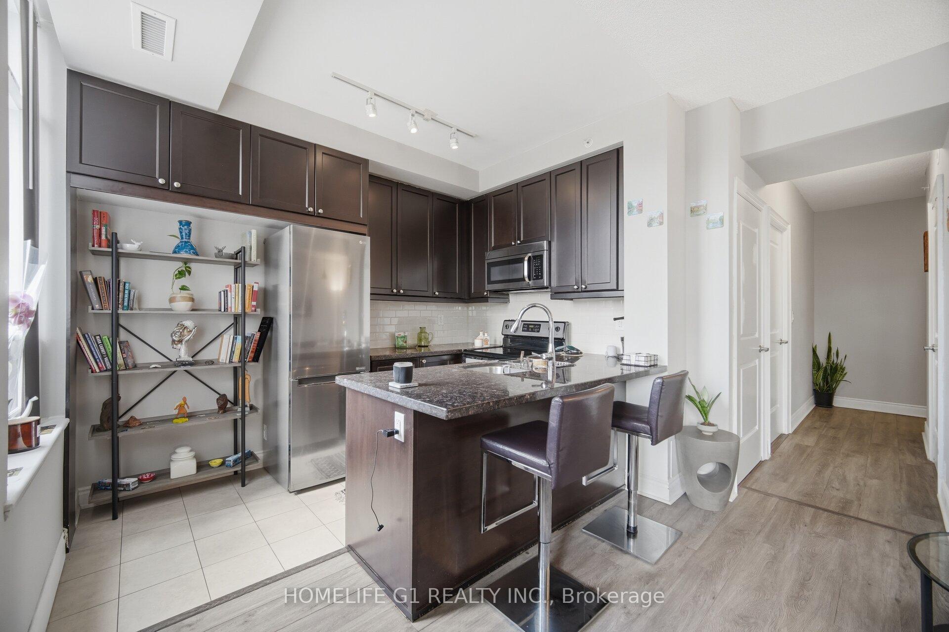 Photo 3 of Unit 212, 2396 Major Mackenzie Drive, Vaughan, Maple — HOMEH