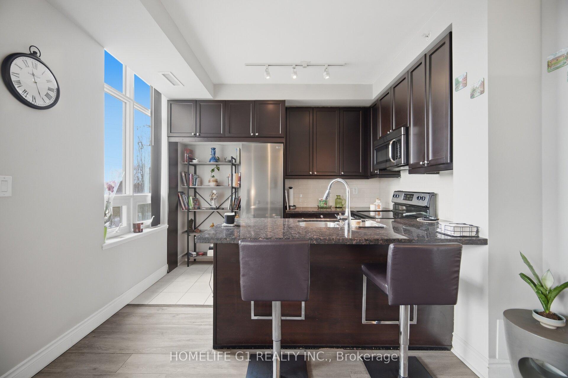 Photo 4 of Unit 212, 2396 Major Mackenzie Drive, Vaughan, Maple — HOMEH