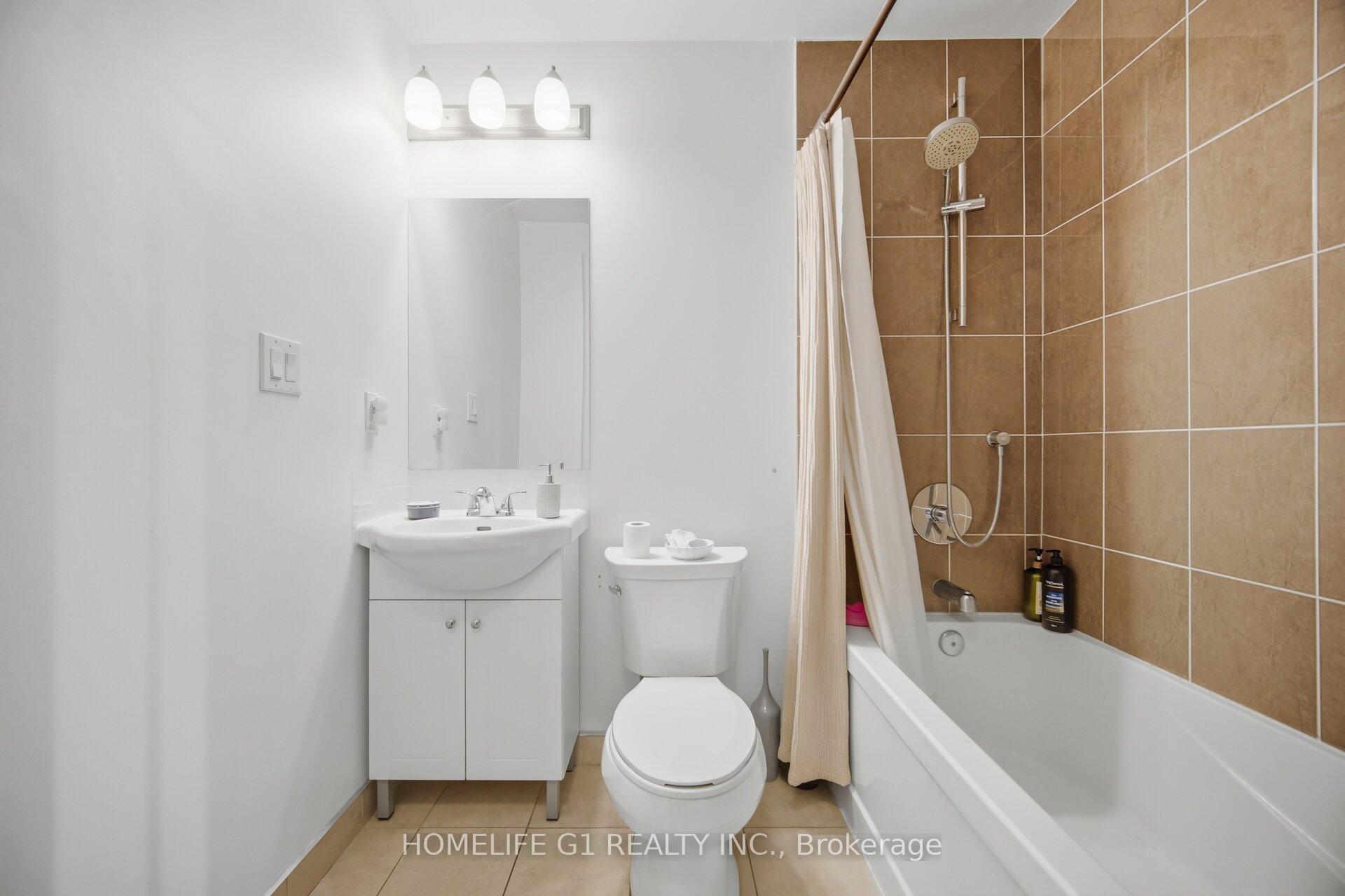 Photo 13 of Unit 212, 2396 Major Mackenzie Drive, Vaughan, Maple — HOMEH