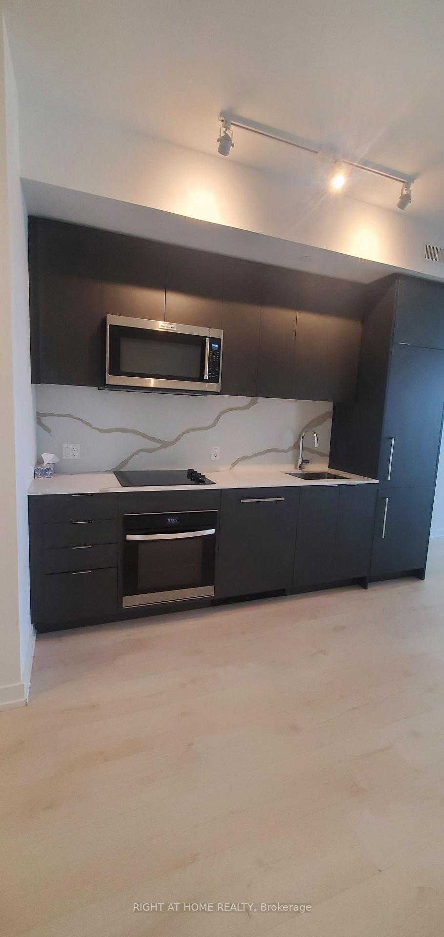 Photo 7 of Unit 604, 181 Sheppard Avenue E, North York, Willowdale East — HOMEH
