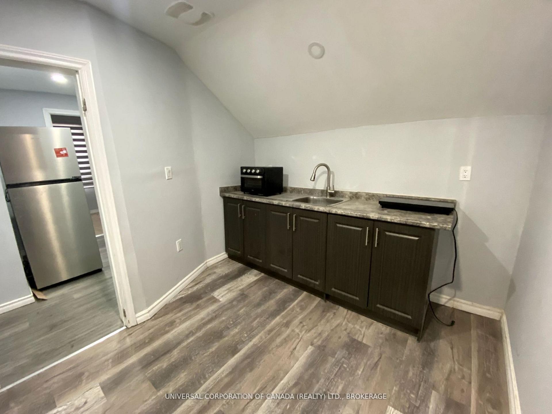 Photo 2 of 137 Ross Street, St. Thomas — HOMEH