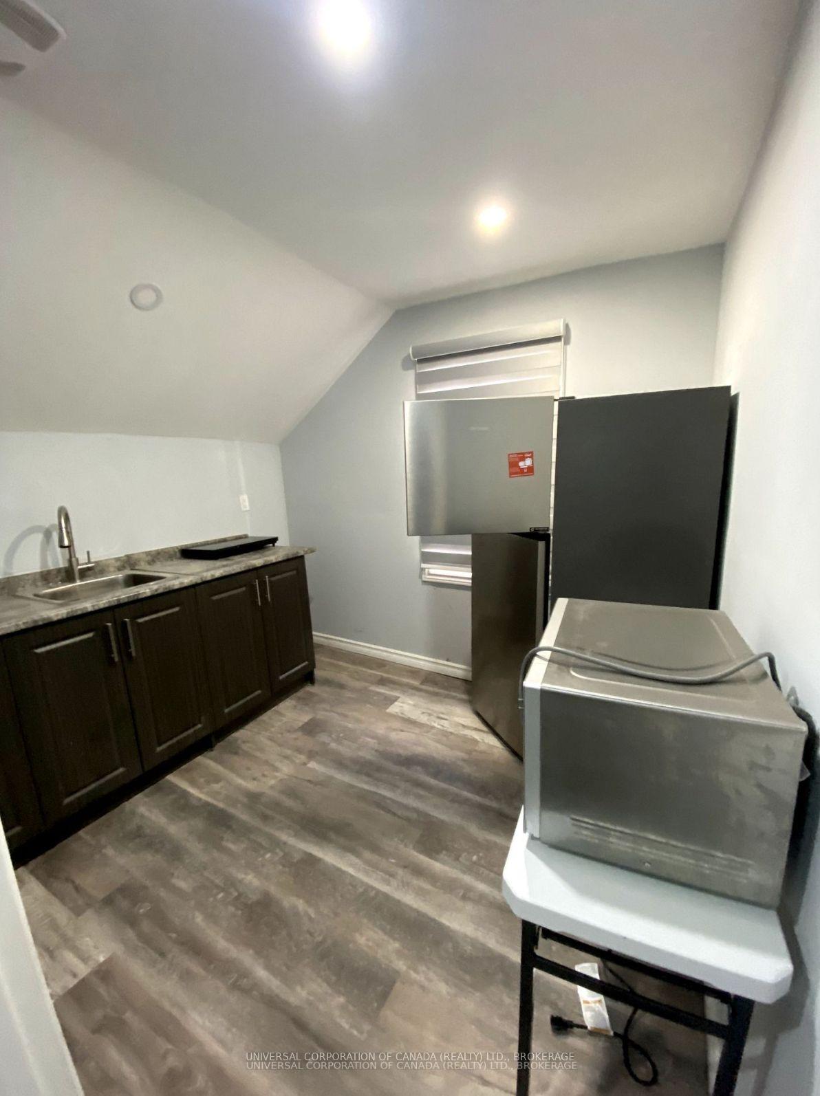 Photo 3 of 137 Ross Street, St. Thomas — HOMEH