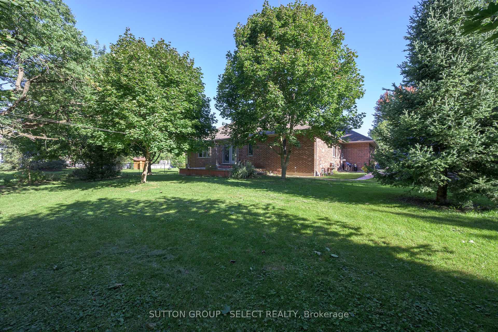 Photo 4 of 8 Kennedy Court, Middlesex Centre, Ilderton — HOMEH