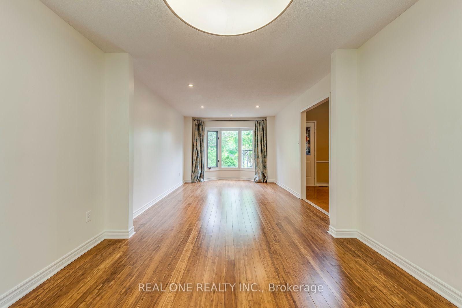 Photo 7 of 3310 Jackpine Road, Mississauga, Erin Mills — HOMEH