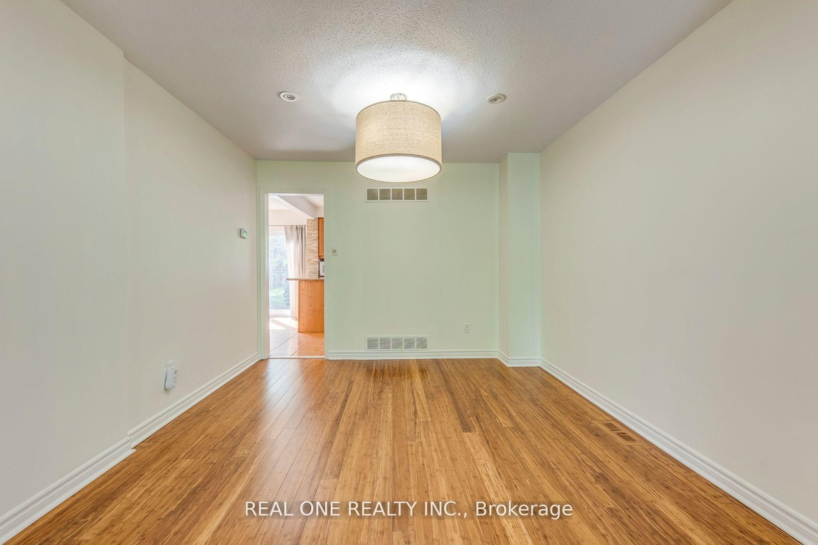 Photo 9 of 3310 Jackpine Road, Mississauga, Erin Mills — HOMEH