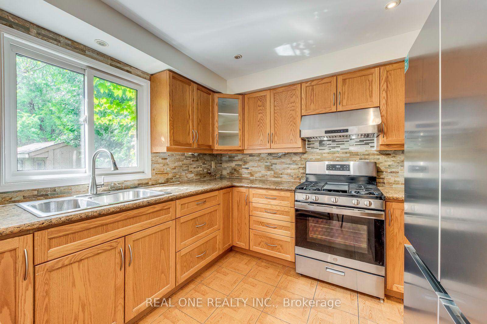 Photo 11 of 3310 Jackpine Road, Mississauga, Erin Mills — HOMEH