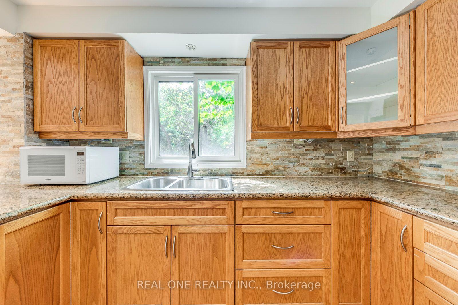 Photo 12 of 3310 Jackpine Road, Mississauga, Erin Mills — HOMEH