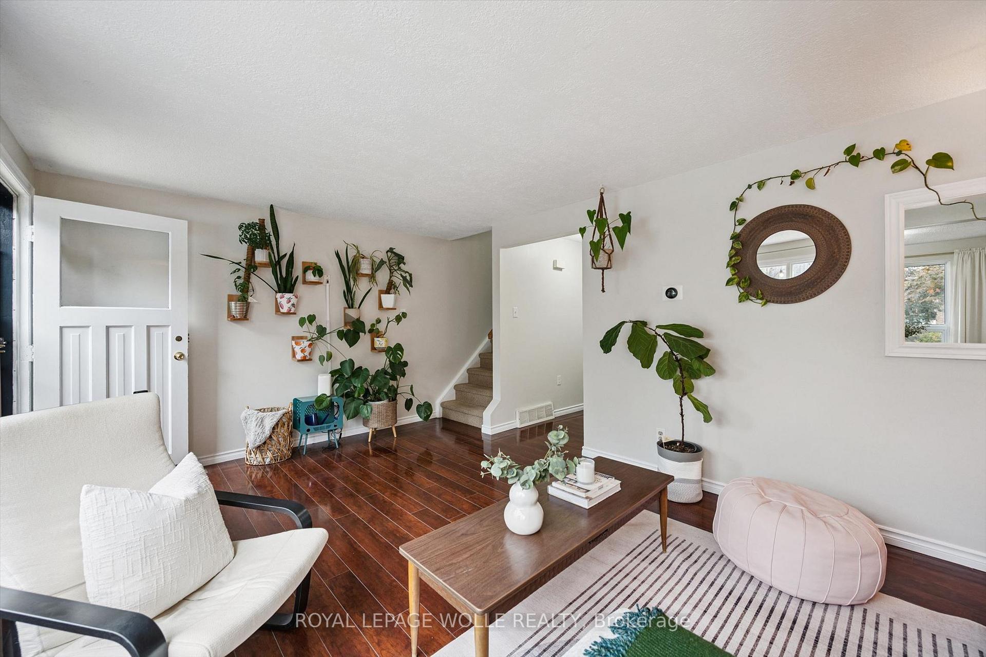 Photo 10 of 246 Patricia Road, Stratford — HOMEH