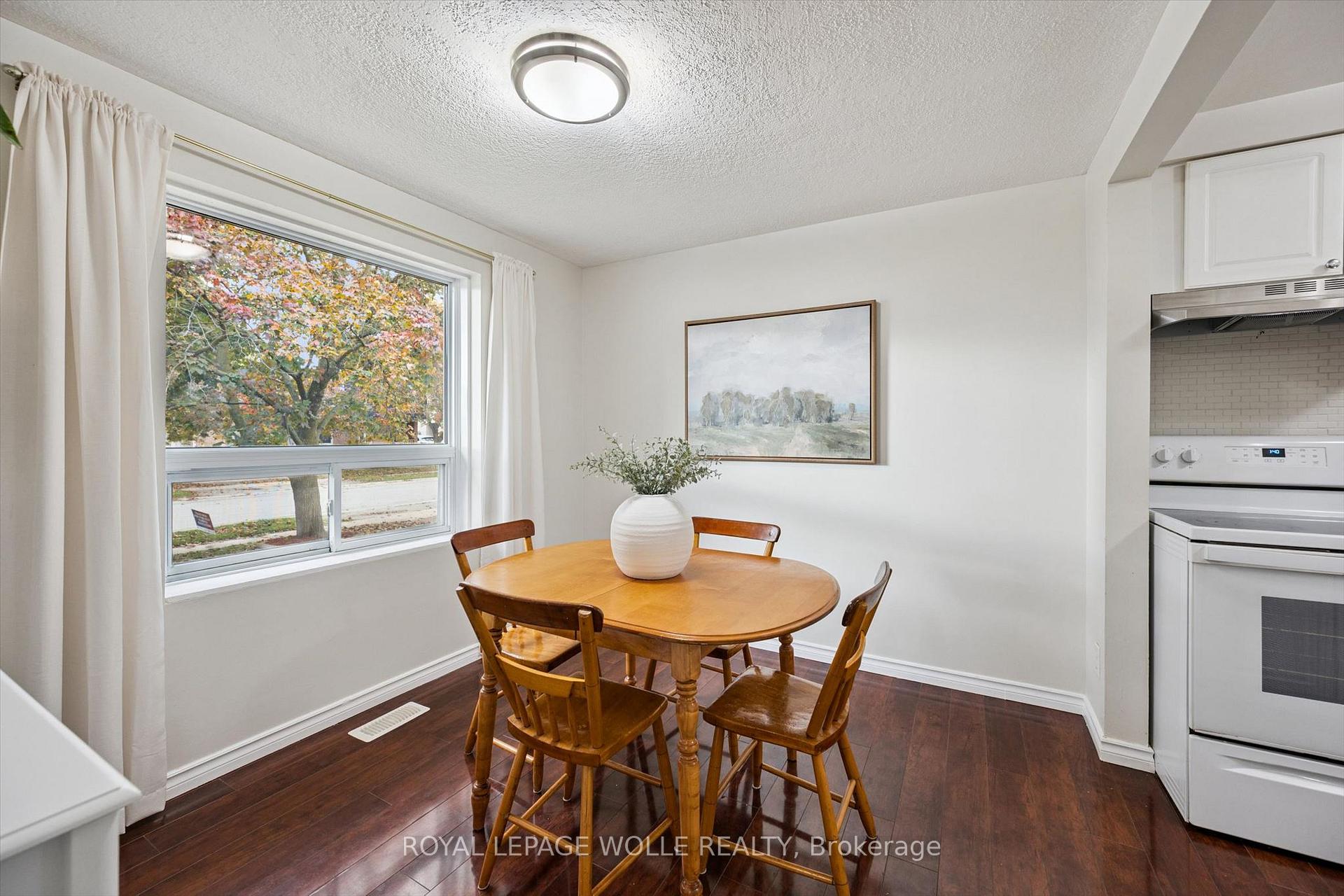 Photo 14 of 246 Patricia Road, Stratford — HOMEH