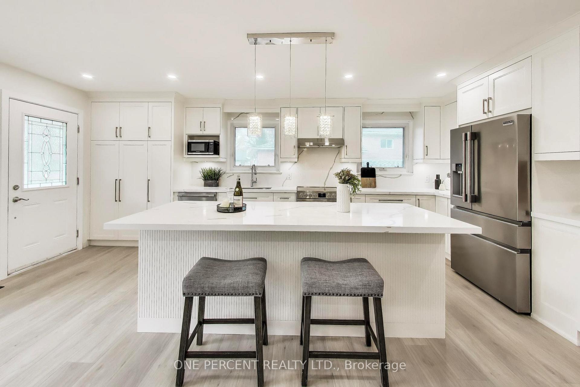 Photo 6 of 1270 Pallatine Drive, Oakville, College Park — HOMEH