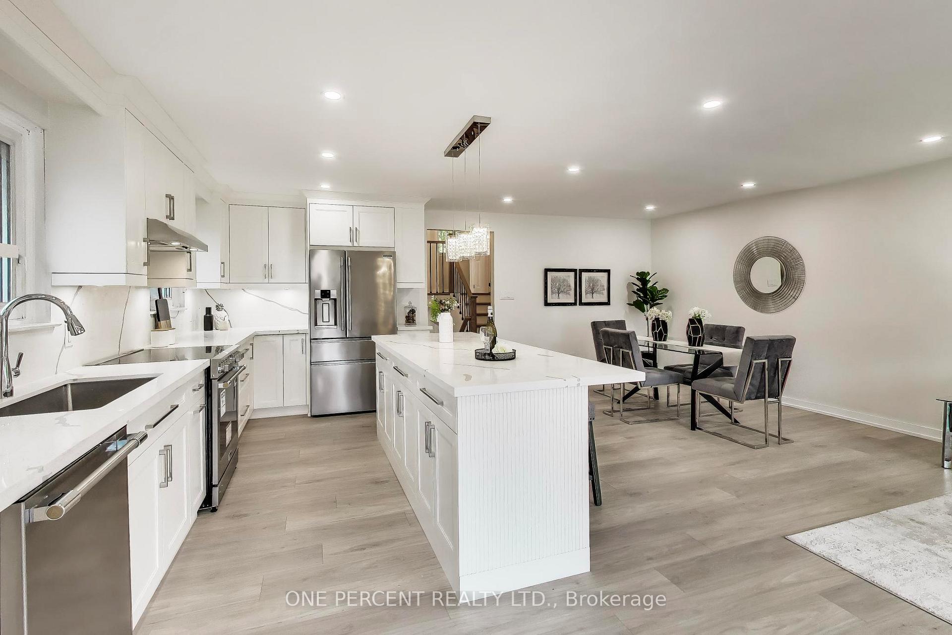 Photo 8 of 1270 Pallatine Drive, Oakville, College Park — HOMEH