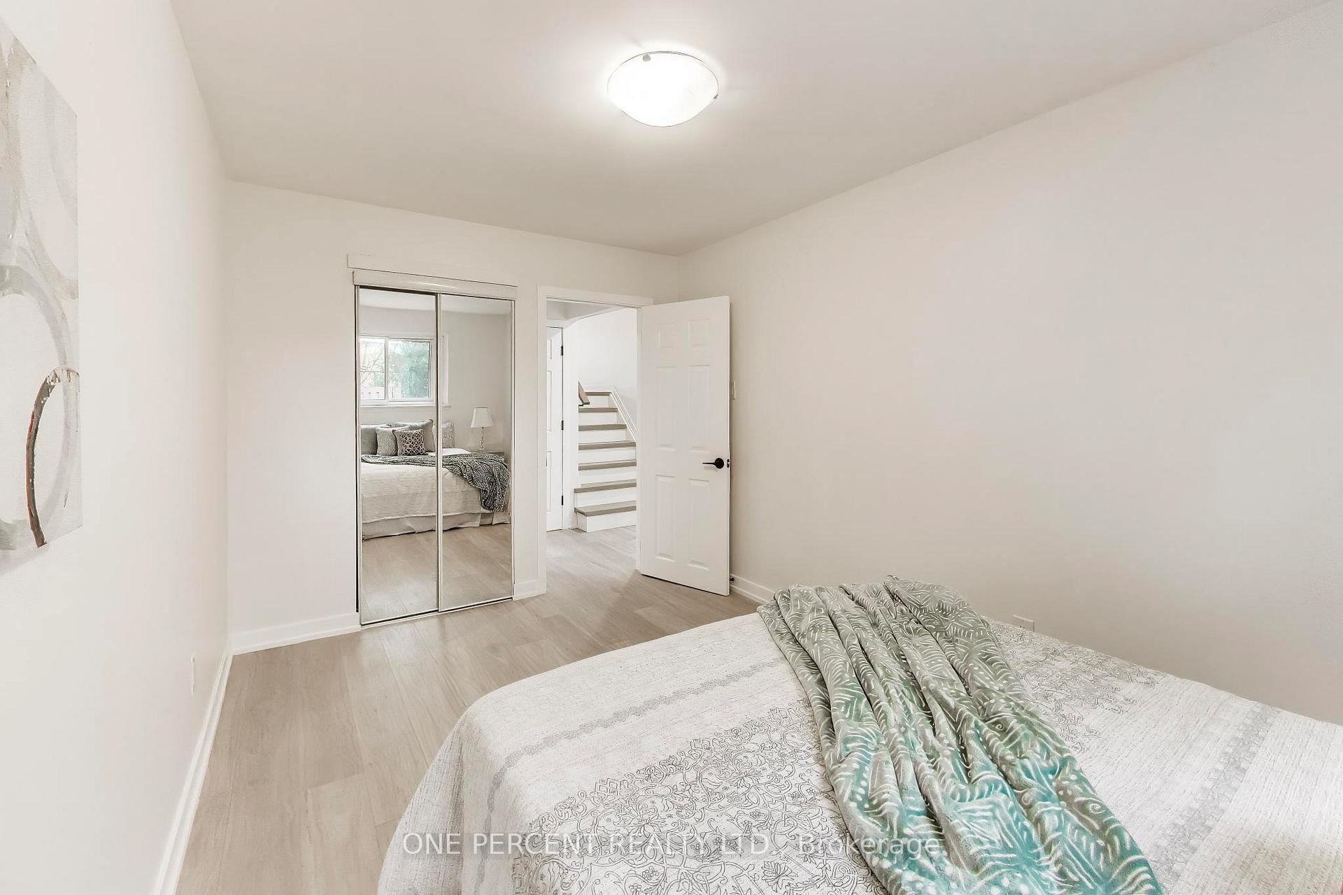 Photo 13 of 1270 Pallatine Drive, Oakville, College Park — HOMEH