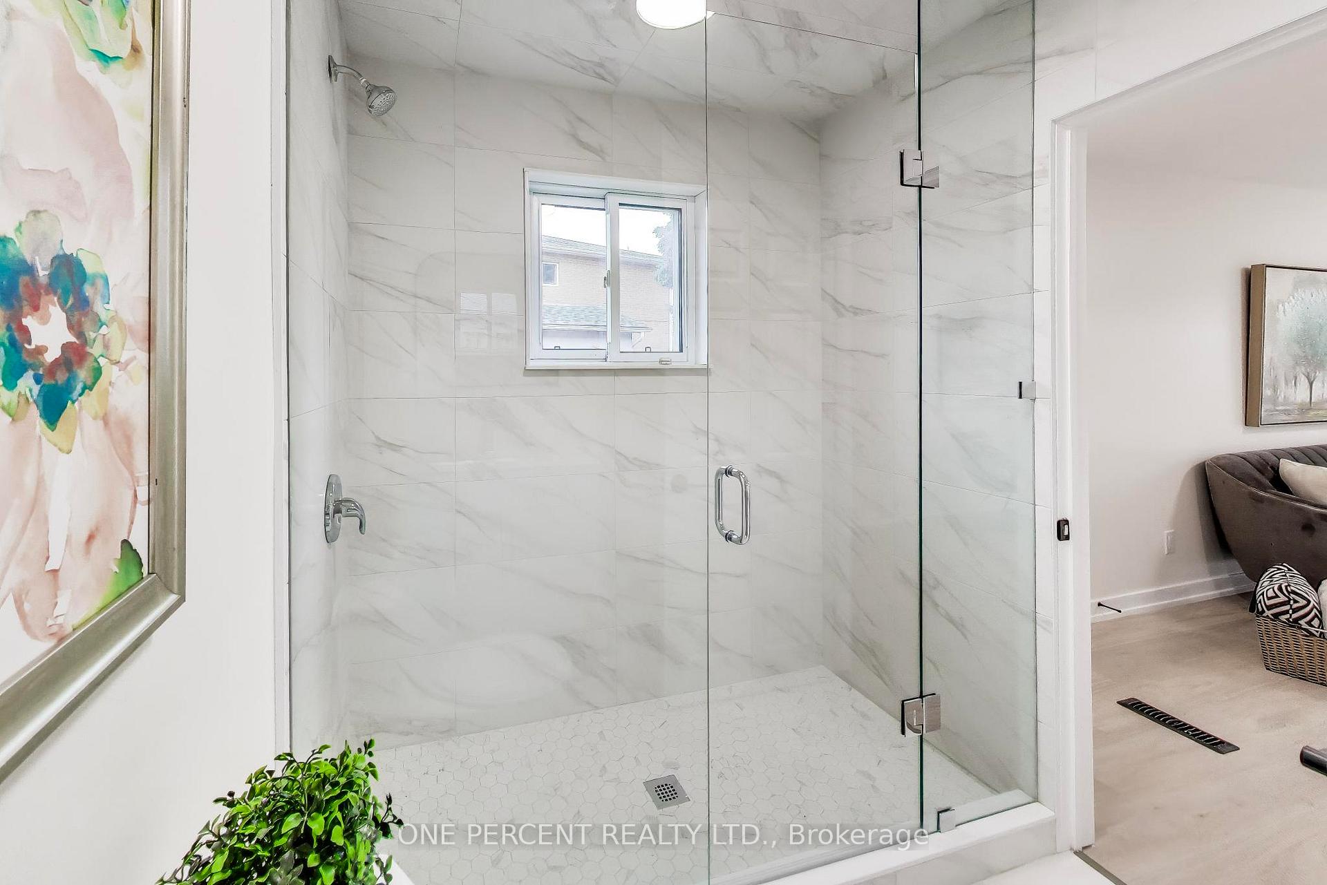 Photo 15 of 1270 Pallatine Drive, Oakville, College Park — HOMEH