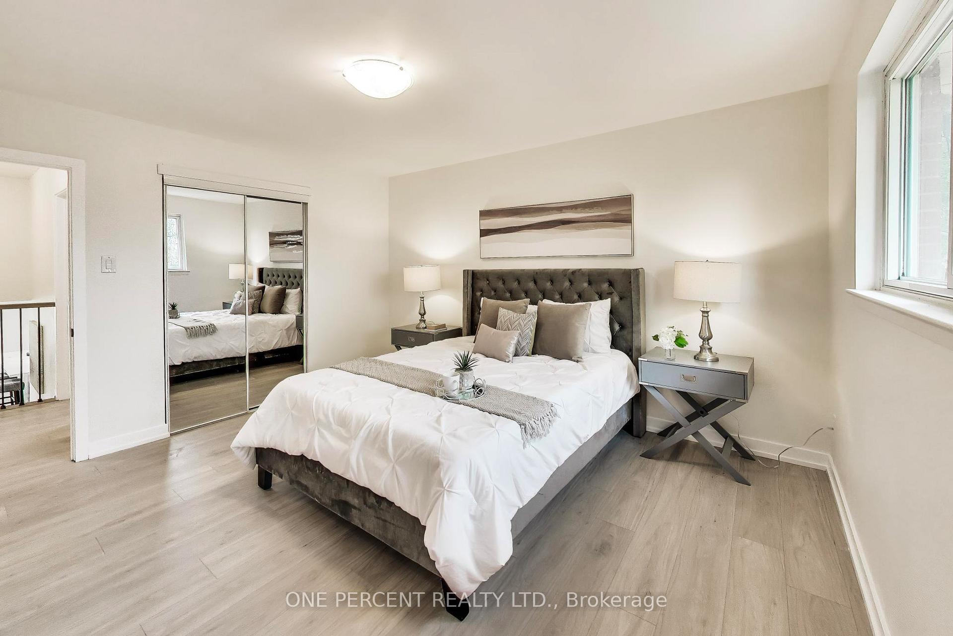 Photo 17 of 1270 Pallatine Drive, Oakville, College Park — HOMEH