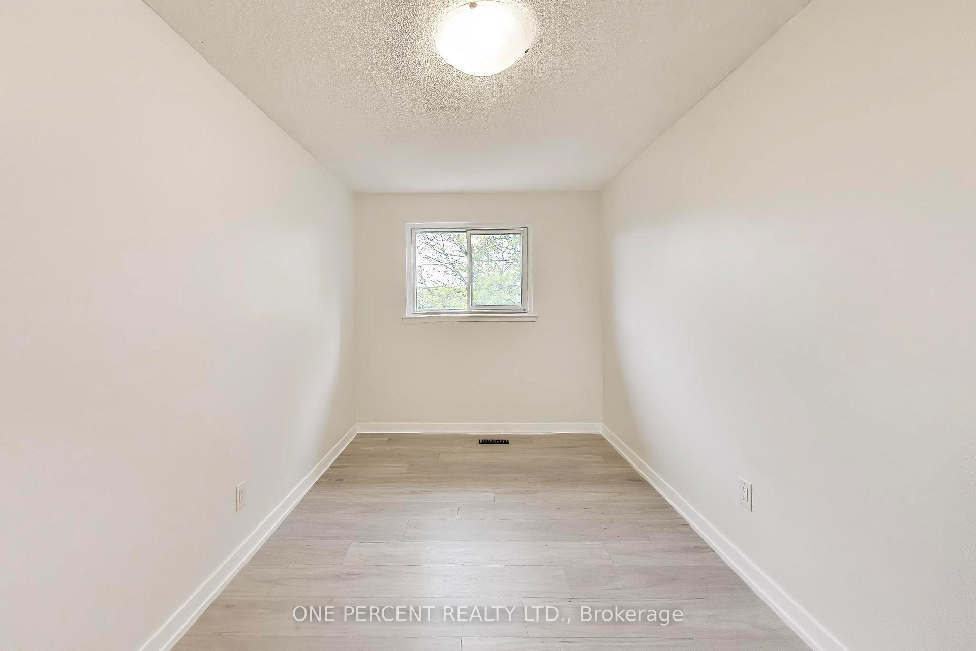 Photo 19 of 1270 Pallatine Drive, Oakville, College Park — HOMEH