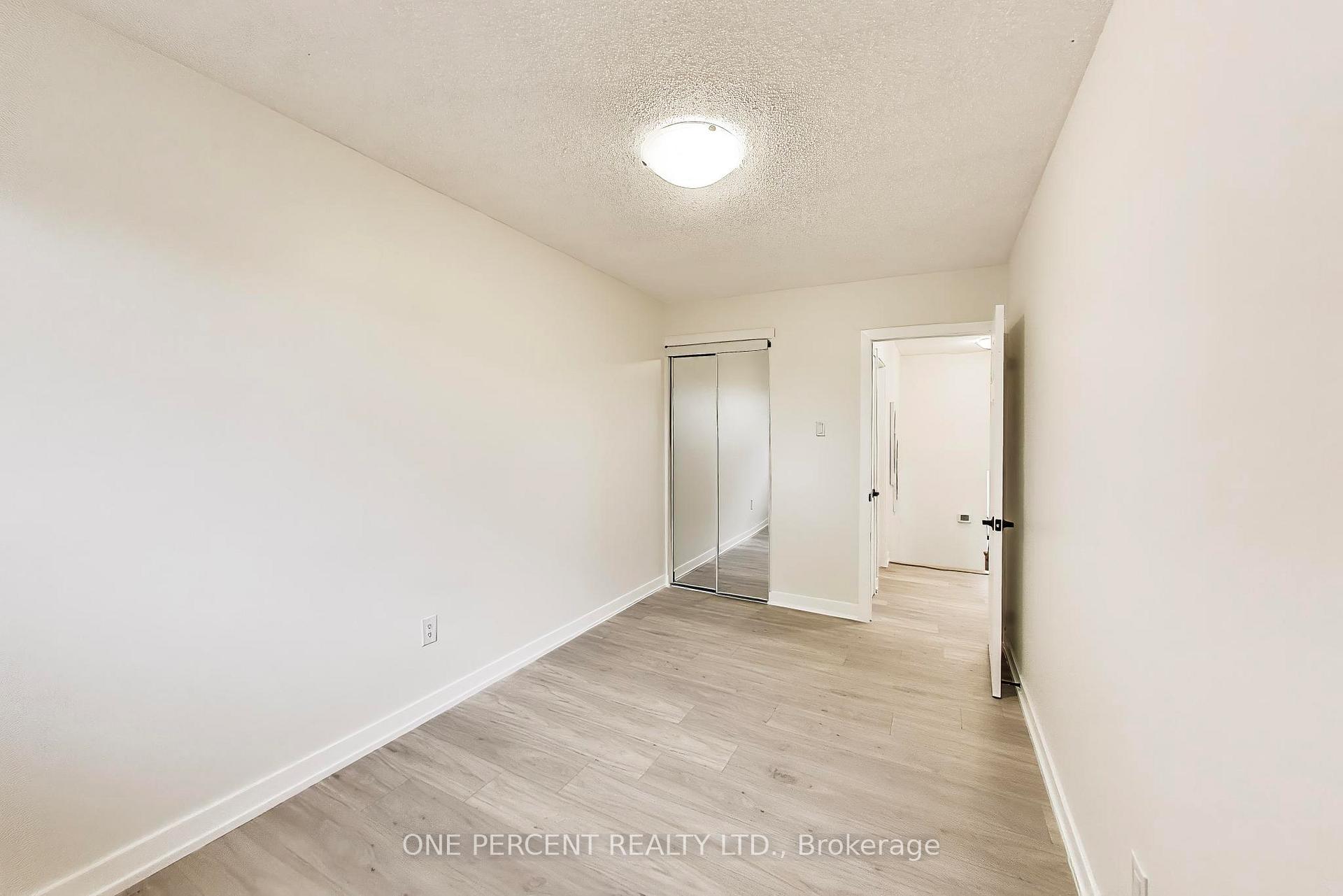 Photo 20 of 1270 Pallatine Drive, Oakville, College Park — HOMEH
