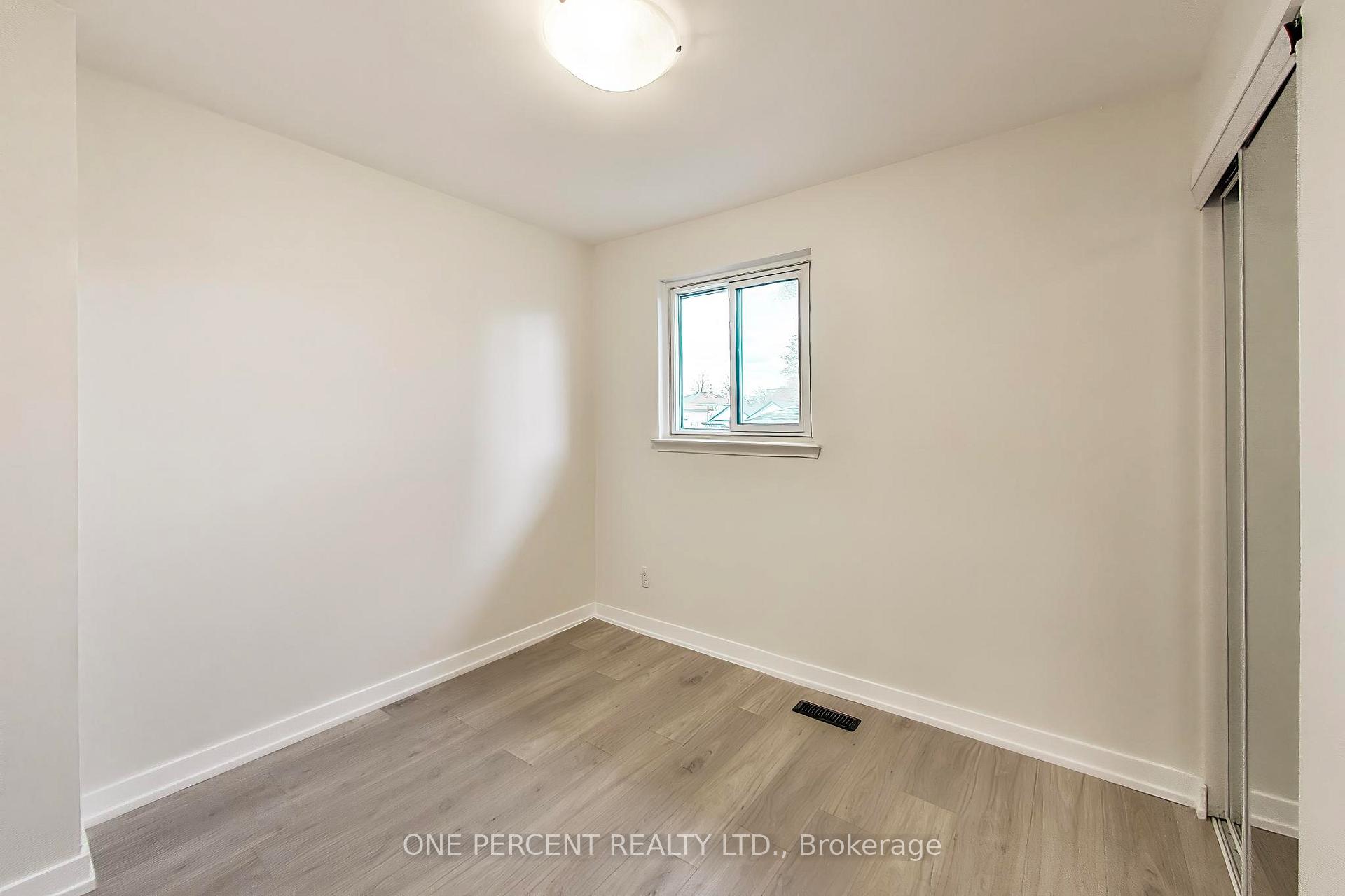 Photo 21 of 1270 Pallatine Drive, Oakville, College Park — HOMEH