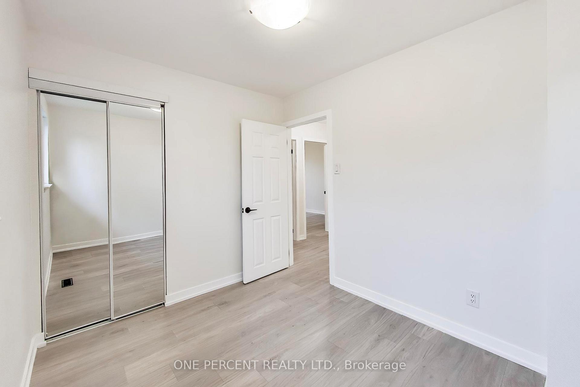 Photo 22 of 1270 Pallatine Drive, Oakville, College Park — HOMEH