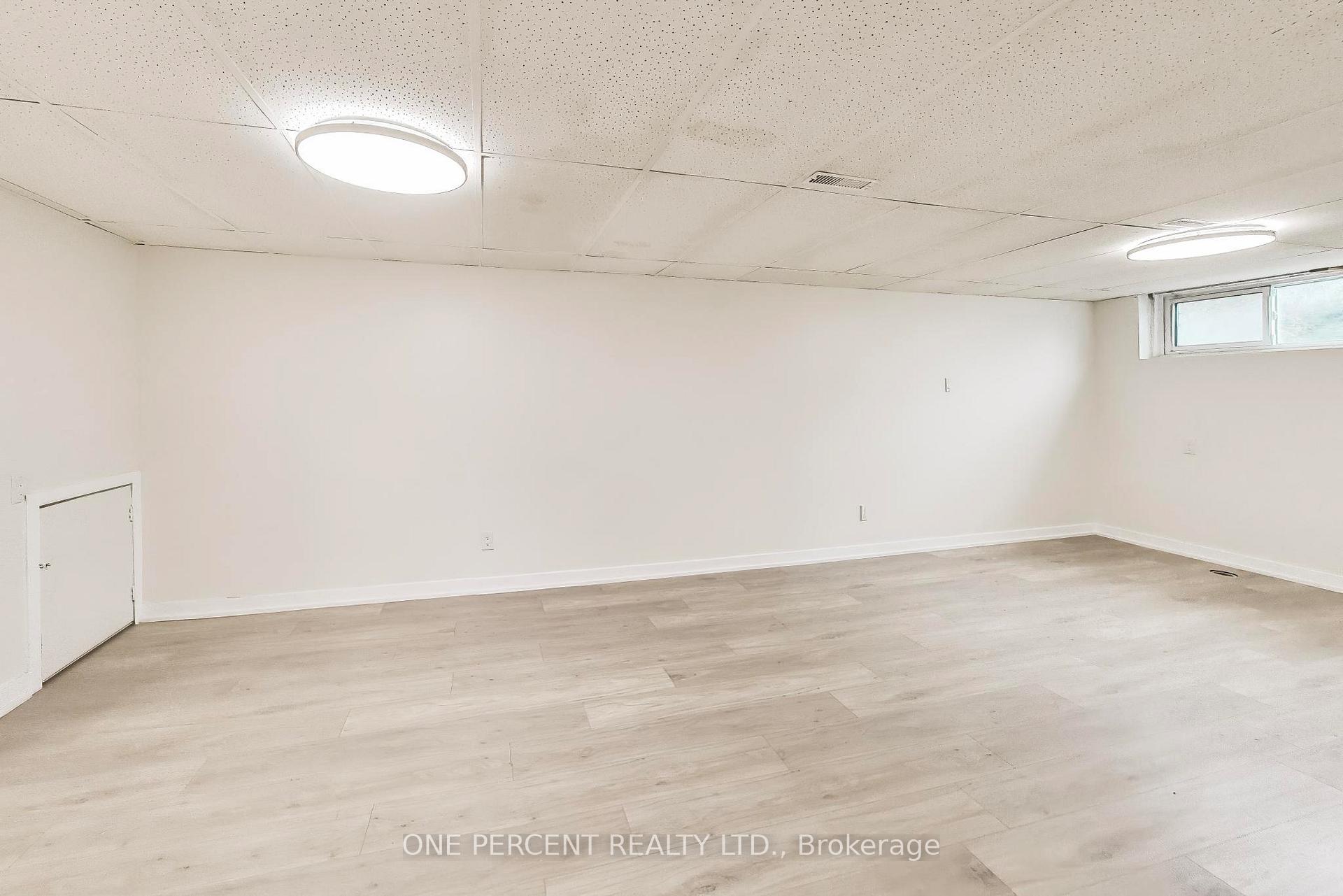 Photo 25 of 1270 Pallatine Drive, Oakville, College Park — HOMEH