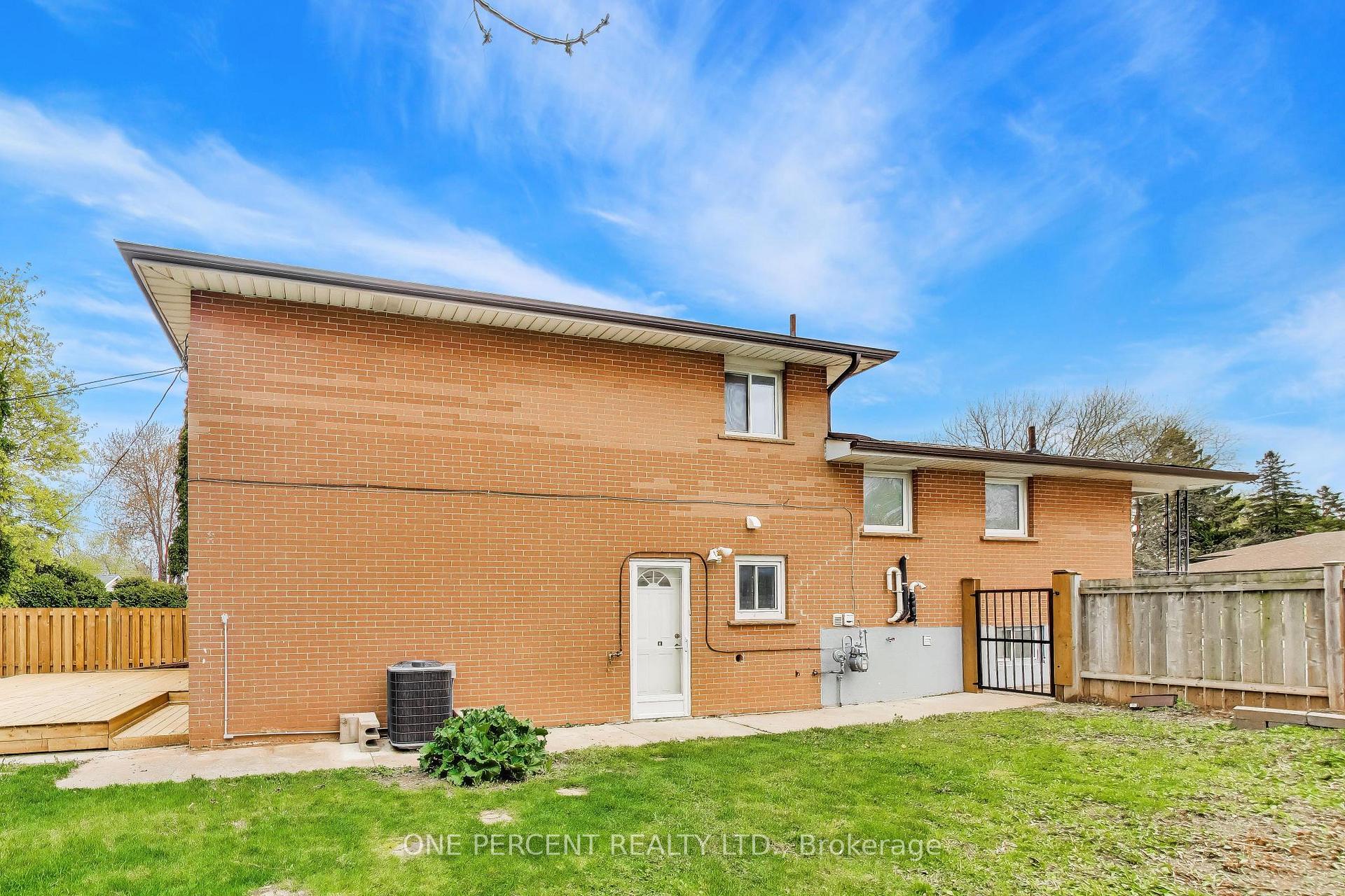 Photo 31 of 1270 Pallatine Drive, Oakville, College Park — HOMEH
