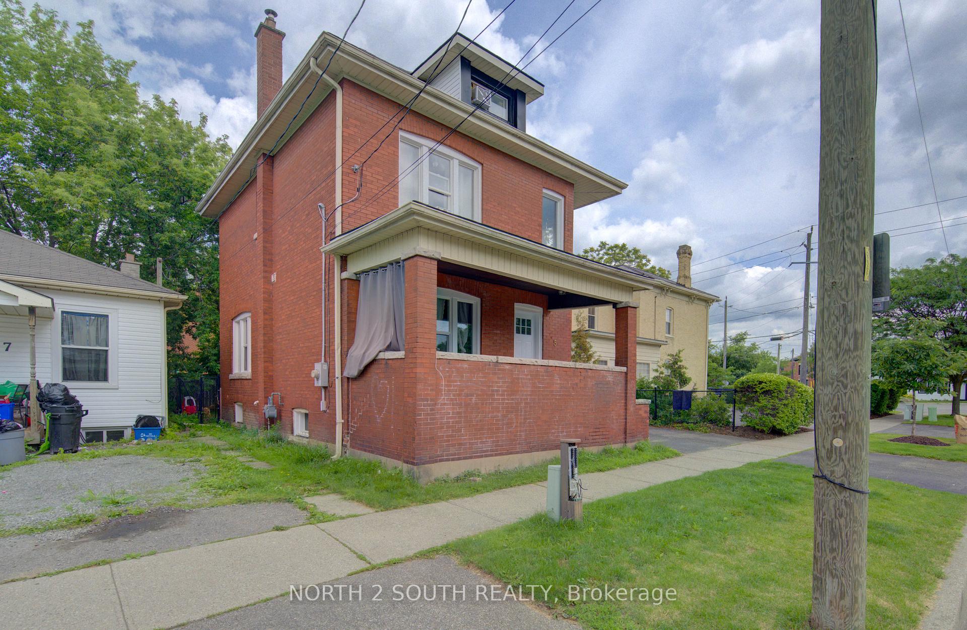 Photo 3 of 5 Fleet Street, Brantford — HOMEH