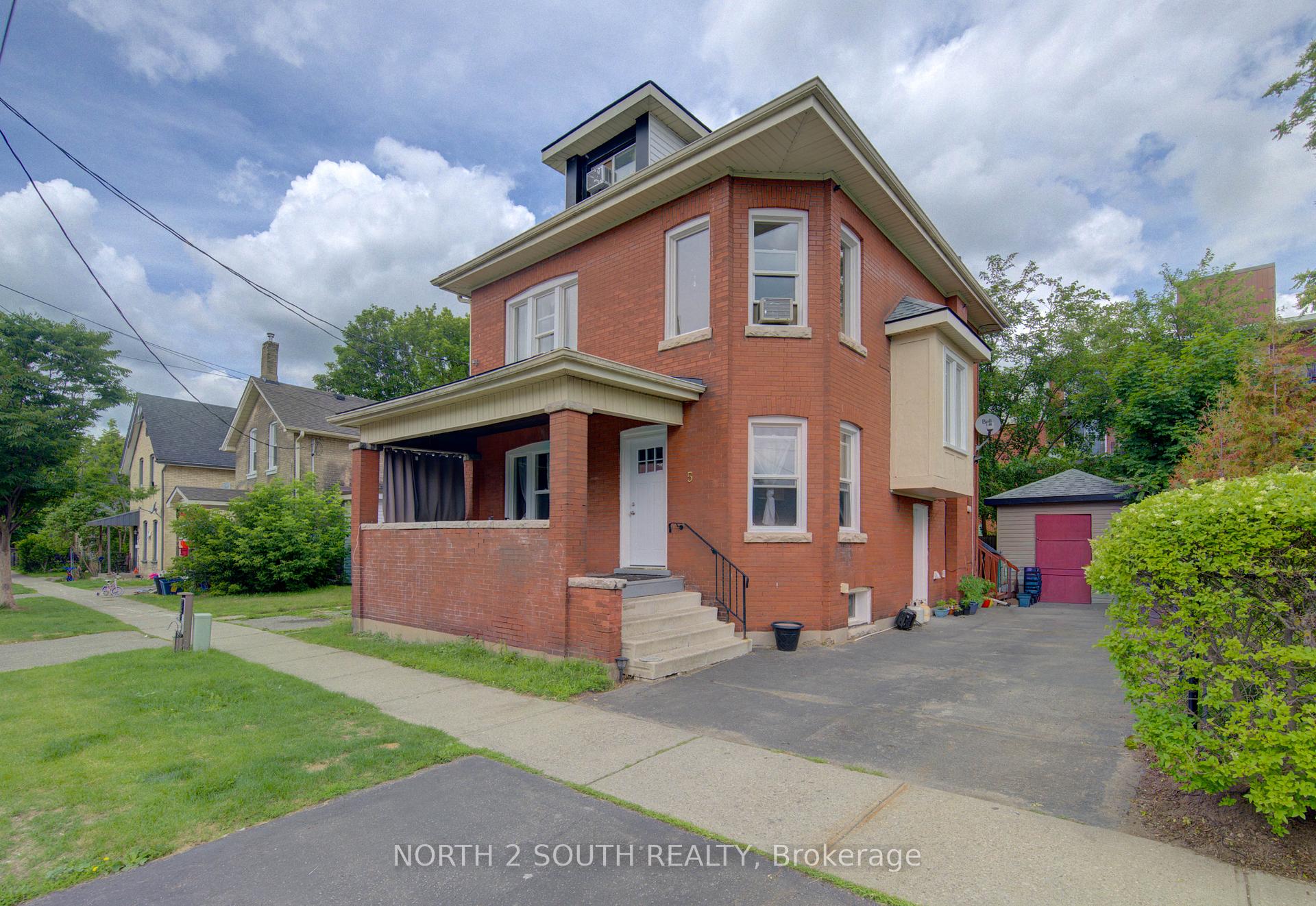 Photo 4 of 5 Fleet Street, Brantford — HOMEH