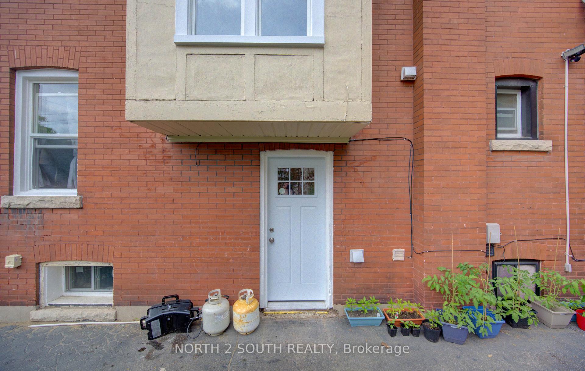 Photo 6 of 5 Fleet Street, Brantford — HOMEH