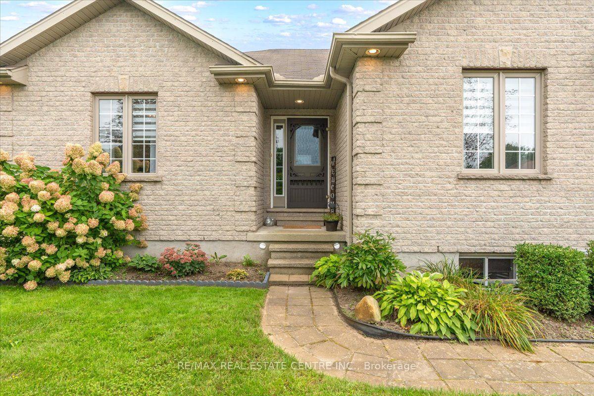 Photo 6 of 515 Woodward Drive, Strathroy-Caradoc, Mount Brydges — HOMEH