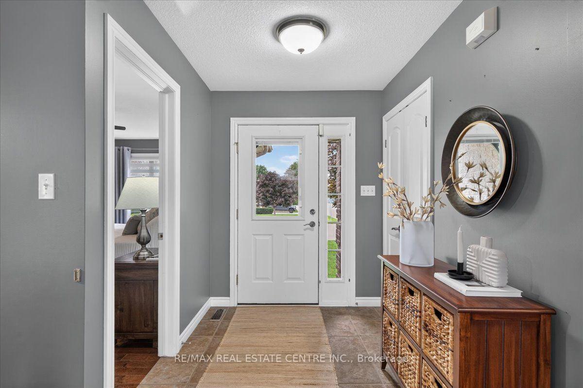 Photo 7 of 515 Woodward Drive, Strathroy-Caradoc, Mount Brydges — HOMEH