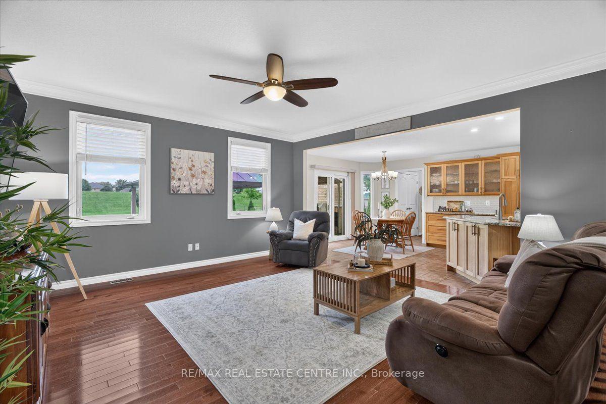 Photo 10 of 515 Woodward Drive, Strathroy-Caradoc, Mount Brydges — HOMEH