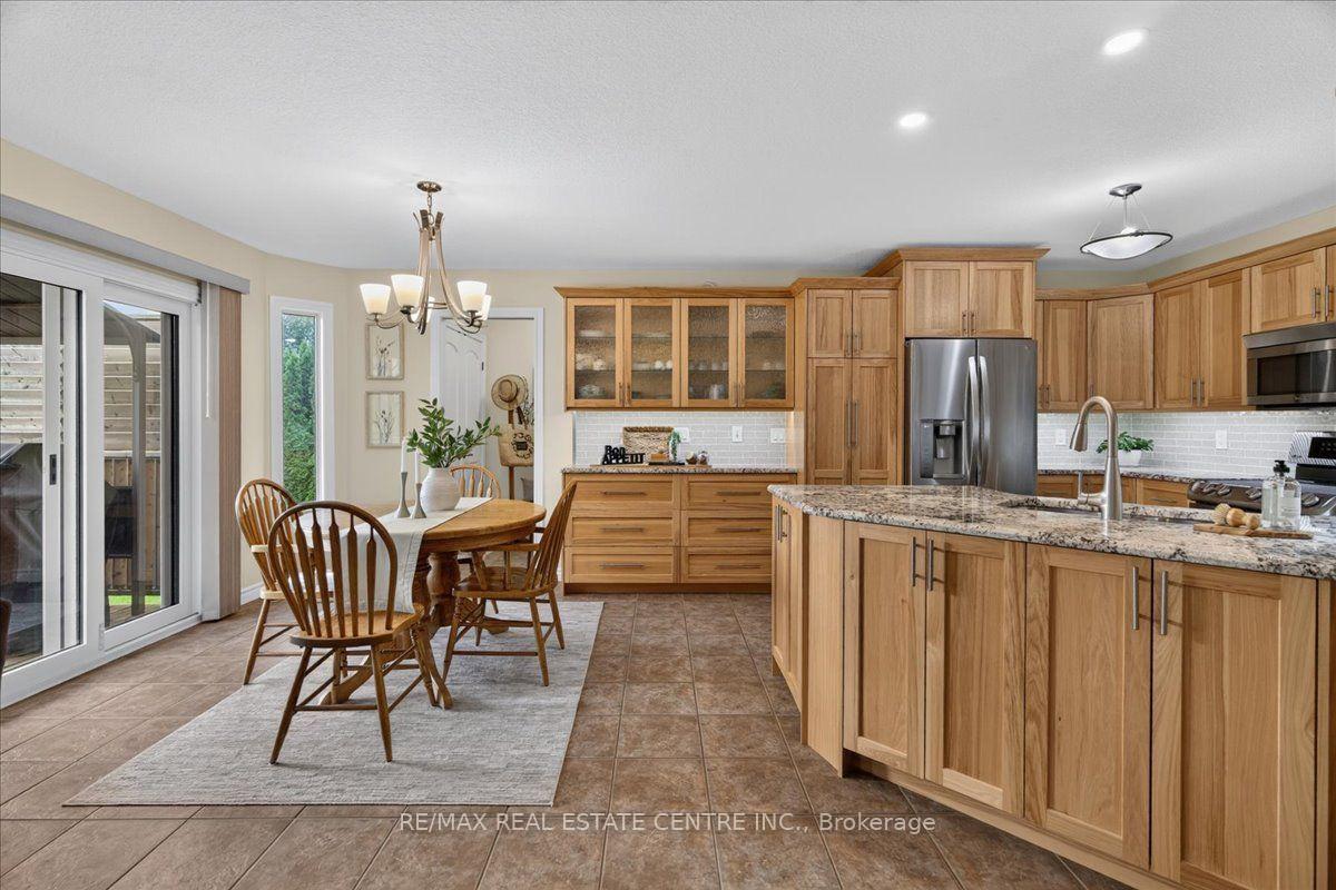Photo 13 of 515 Woodward Drive, Strathroy-Caradoc, Mount Brydges — HOMEH