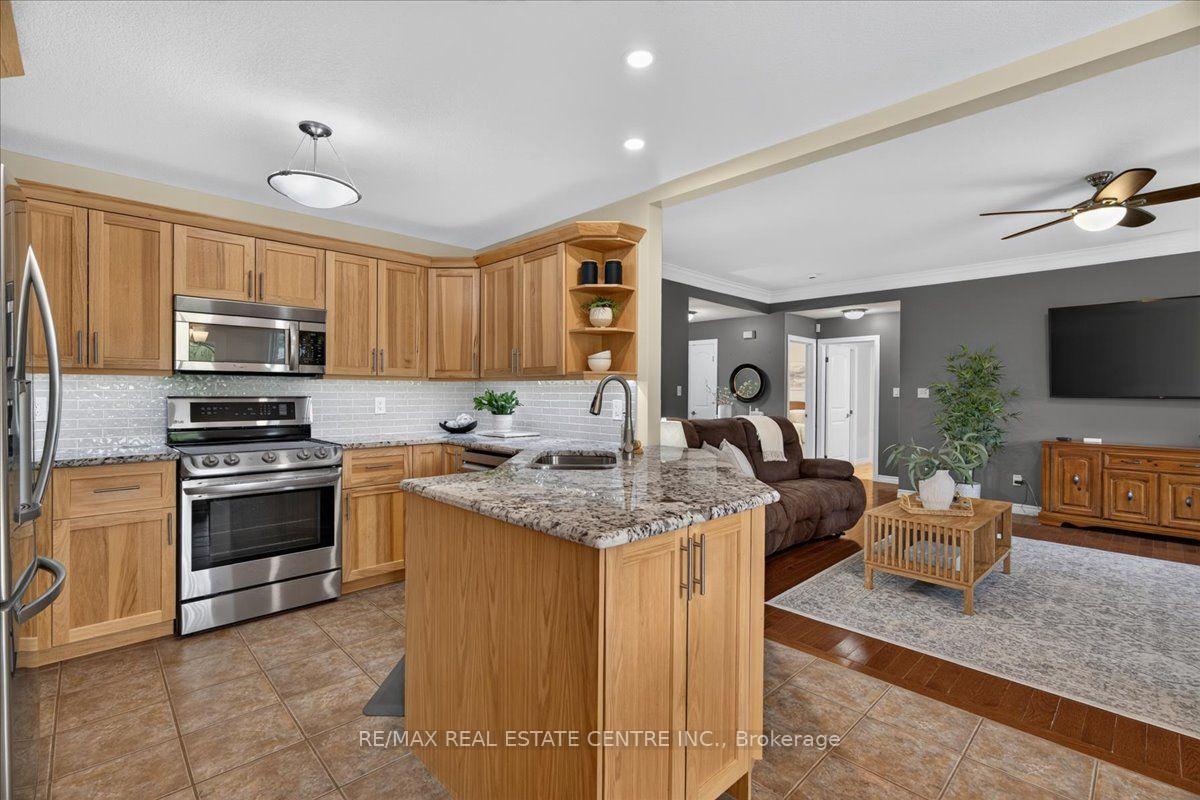 Photo 14 of 515 Woodward Drive, Strathroy-Caradoc, Mount Brydges — HOMEH