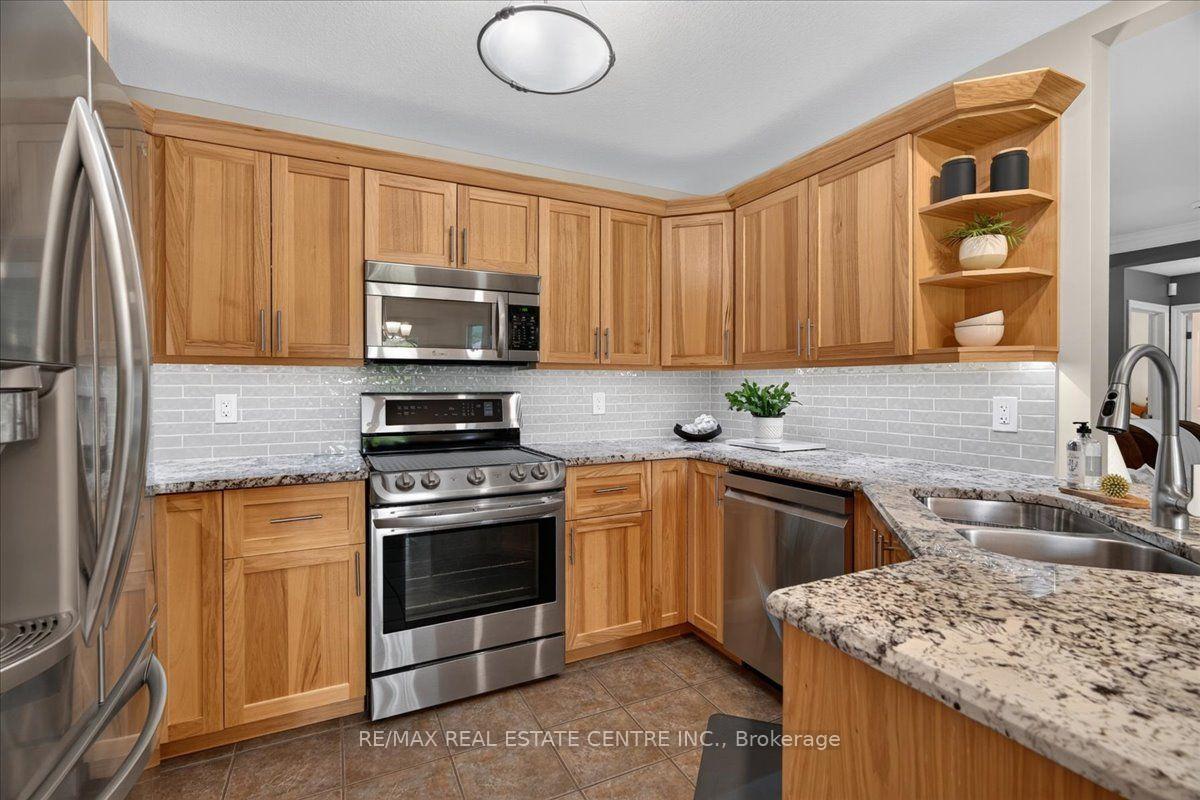 Photo 16 of 515 Woodward Drive, Strathroy-Caradoc, Mount Brydges — HOMEH
