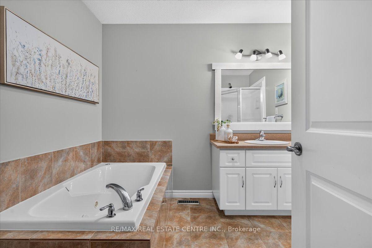 Photo 21 of 515 Woodward Drive, Strathroy-Caradoc, Mount Brydges — HOMEH